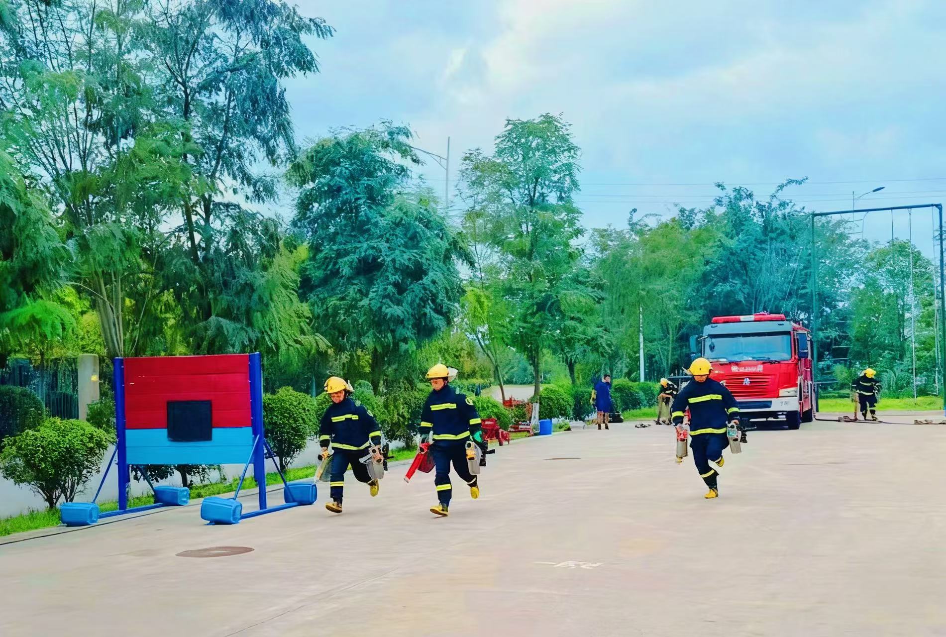 汉钢公司专职消防队全面打响陕煤第五届消防救援技术比武“发令枪”