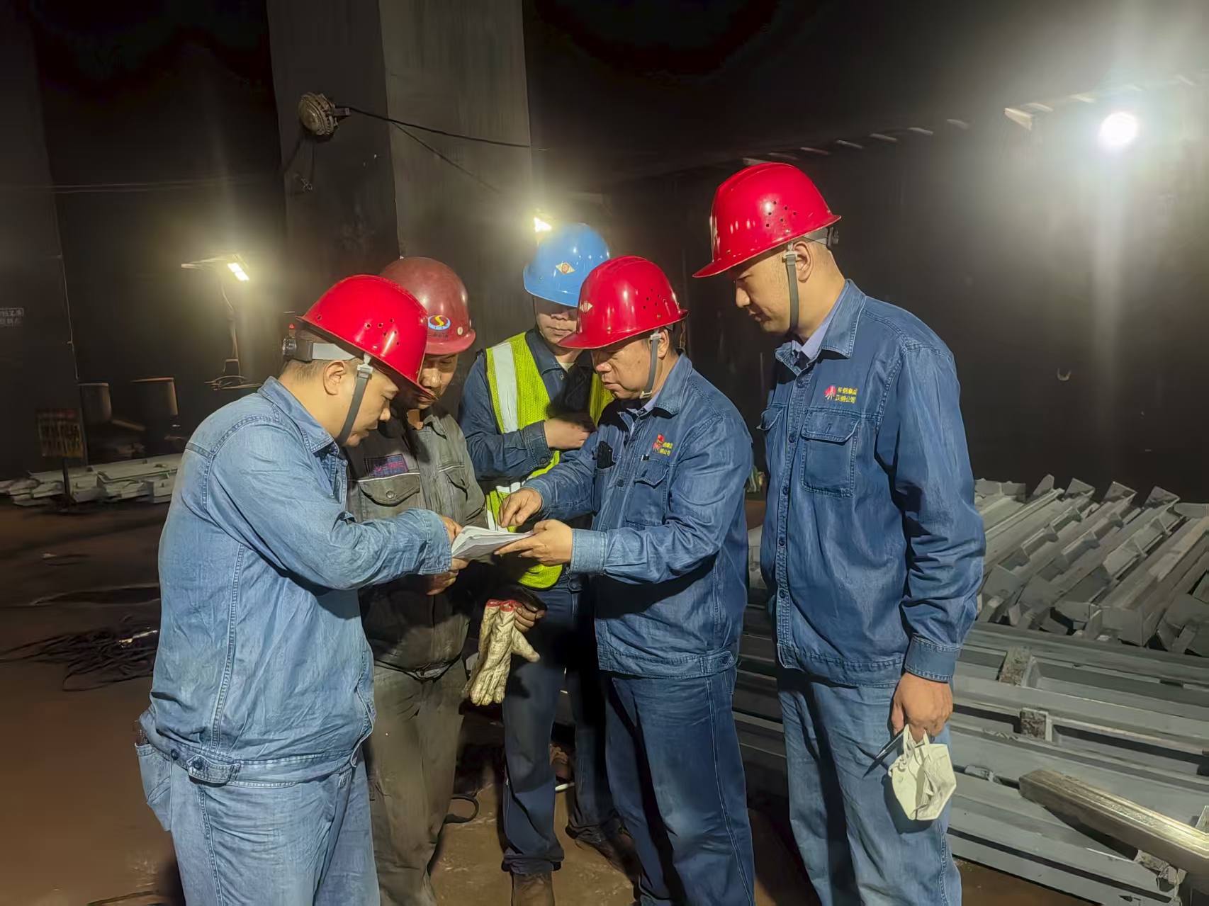 回头看 攻难点 树标杆 促创新——烧结厂环保提升攻坚再冲锋 回头看 攻难点 树标杆 促创新——烧结厂环保提升攻坚再冲锋