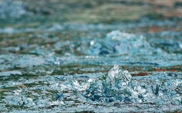 清泉在人间流淌 清泉在人间流淌