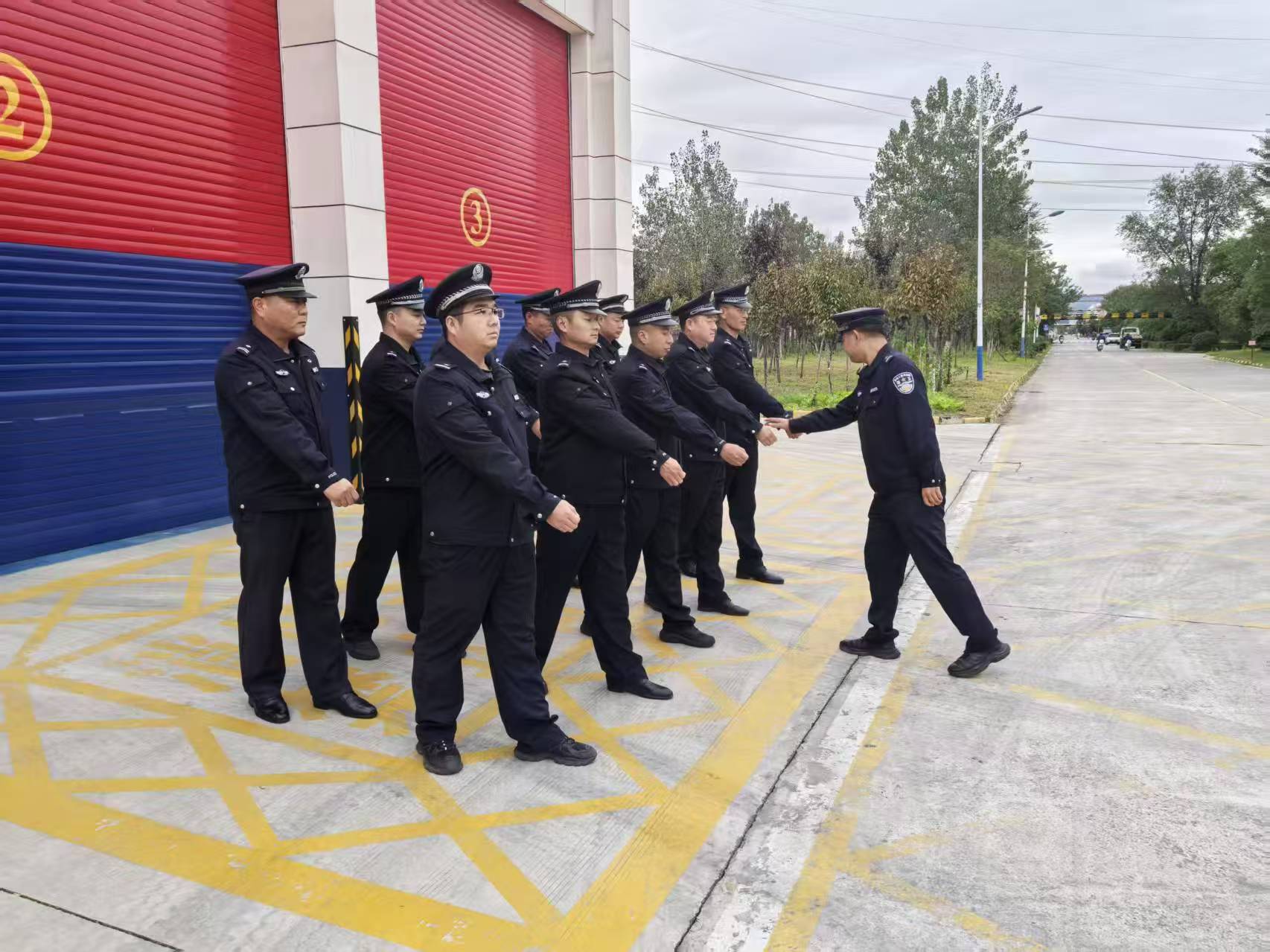 队列训练淬精兵,严纪塑形提形象 队列训练淬精兵,严纪塑形提形象