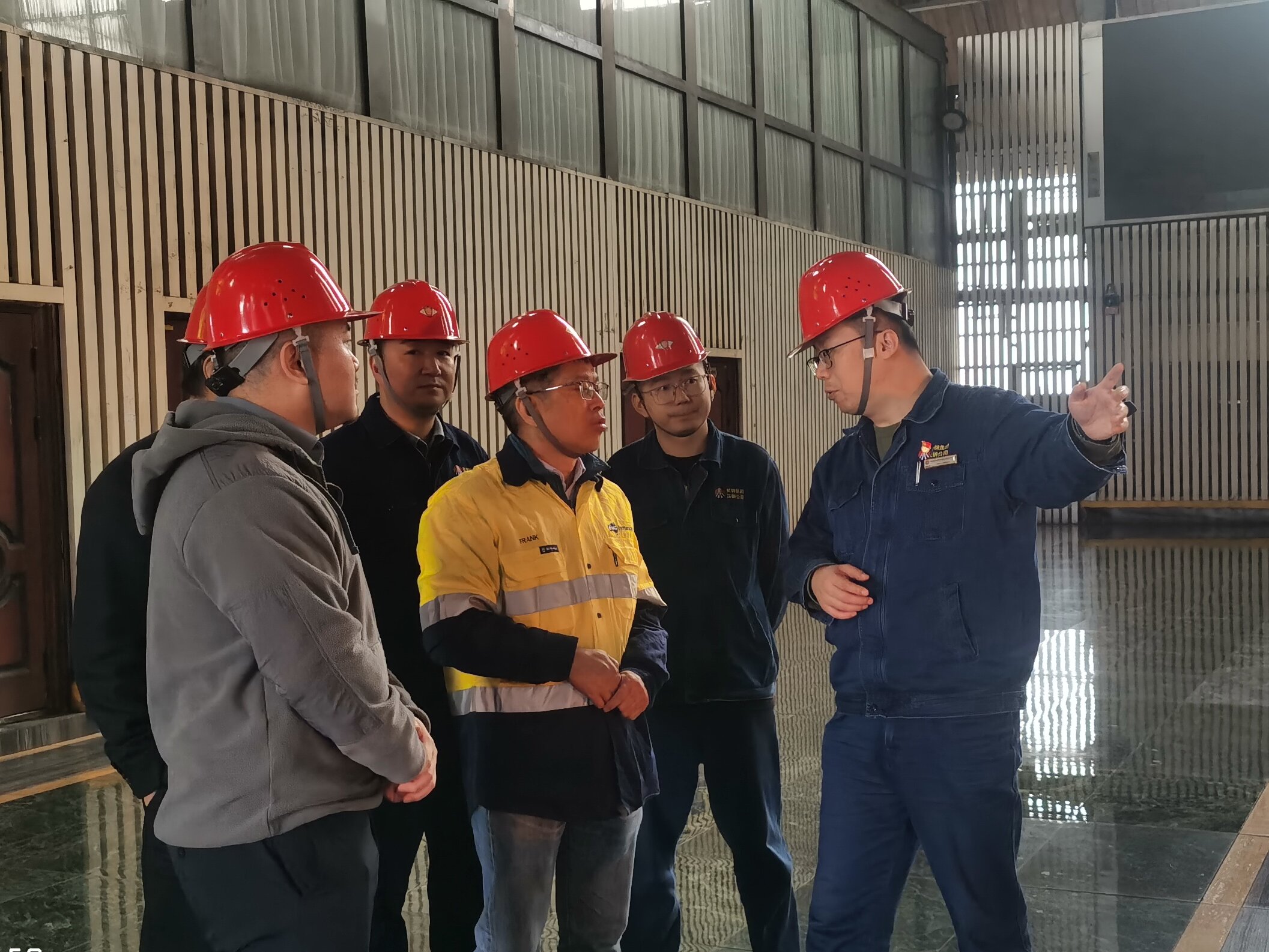 FMG公司一行来汉钢公司技术交流座谈 FMG公司一行来汉钢公司技术交流座谈