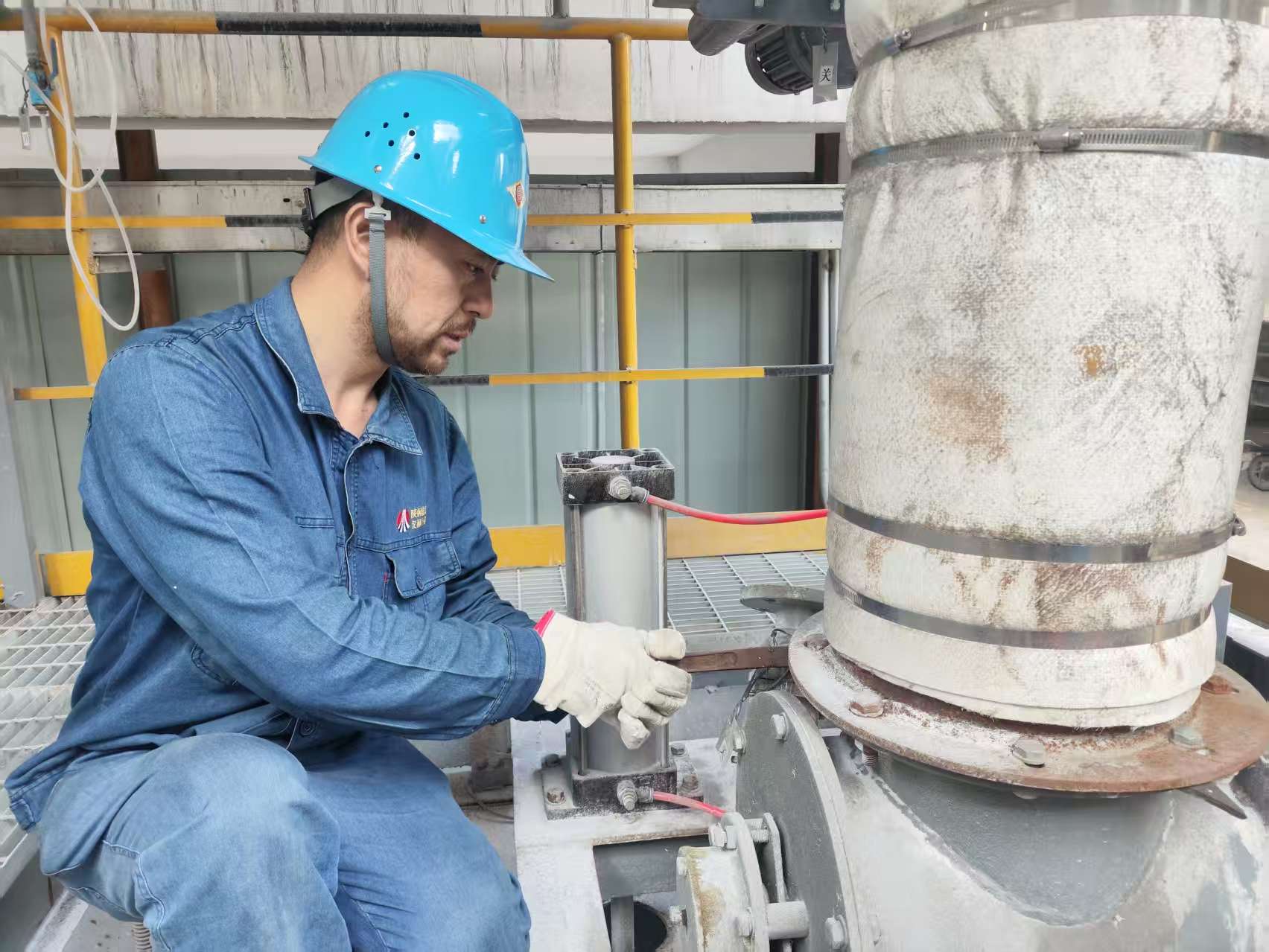 “严巧细”铸匠心 维修攻坚助生产 “严巧细”铸匠心 维修攻坚助生产