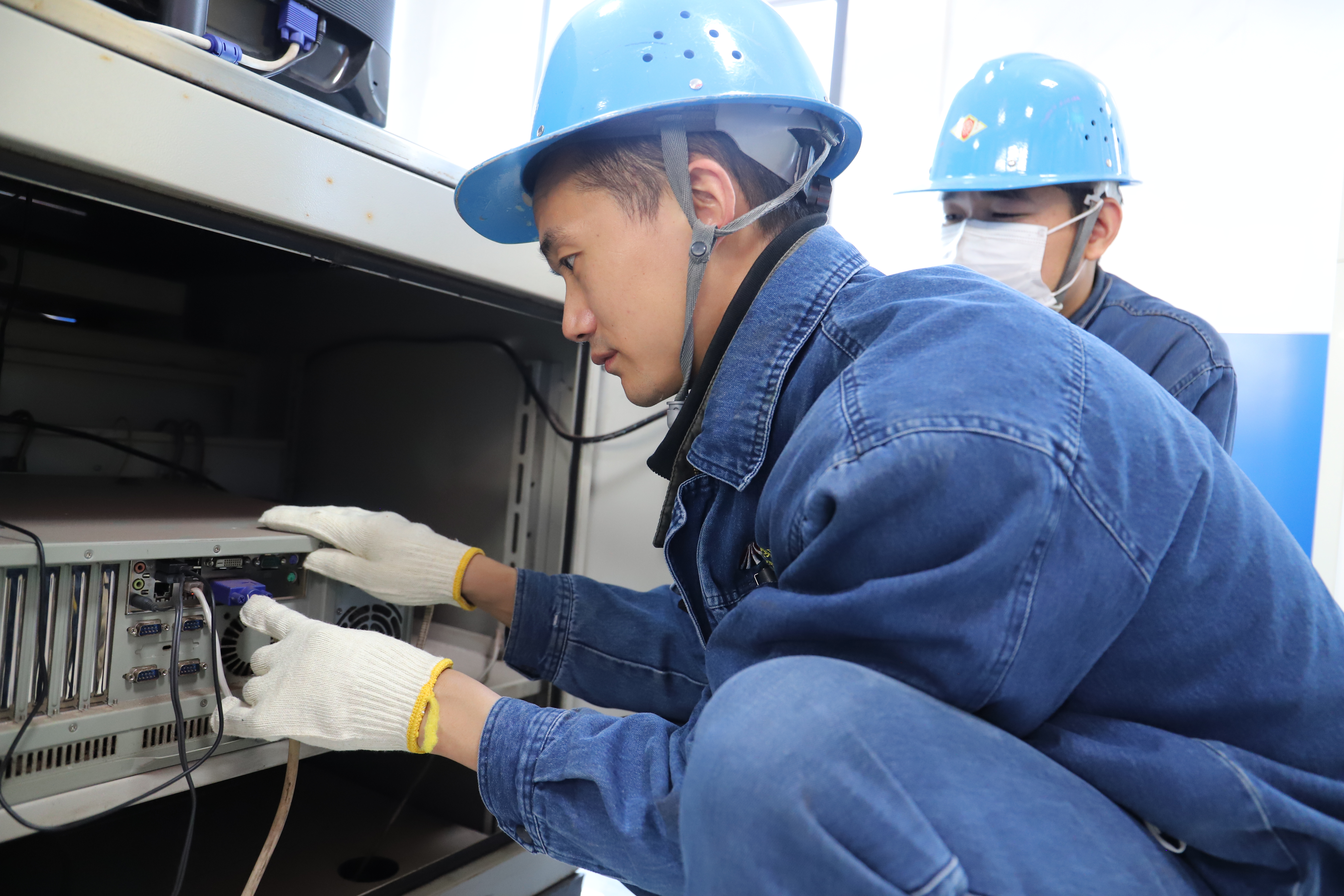 筑牢“安全堤” 激活“一池水”