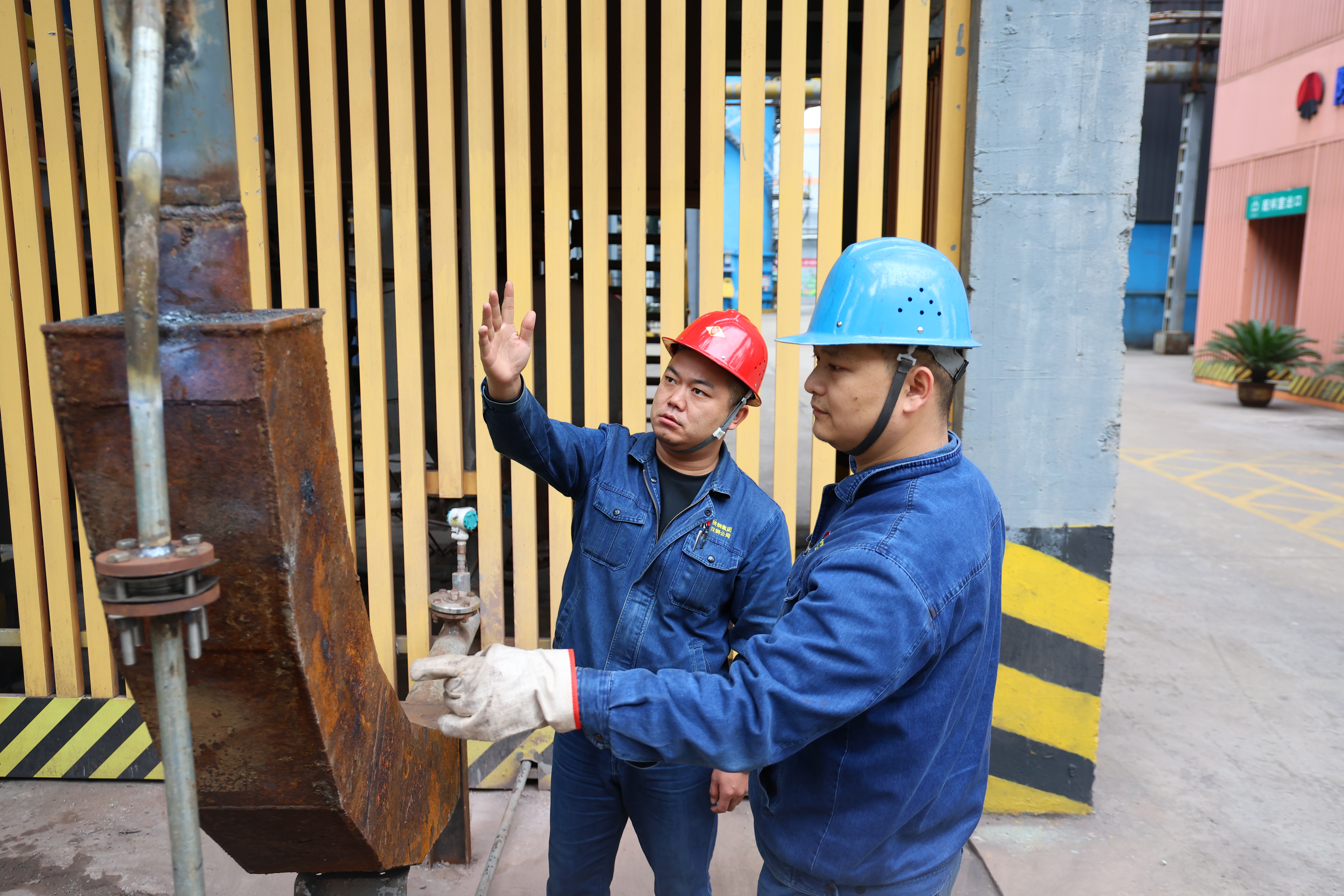 筑牢“安全堤” 激活“一池水”
