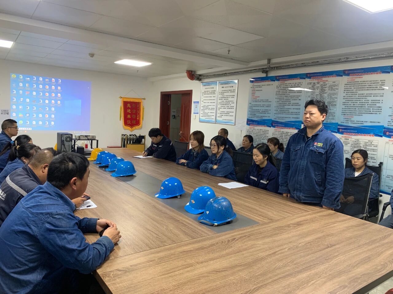 淬炼青春底色 筑牢安全防线——烧结厂脱硫作业区荣获2024年度全国钢铁行业“青安杯”竞赛最佳青年安全监督岗荣誉称号