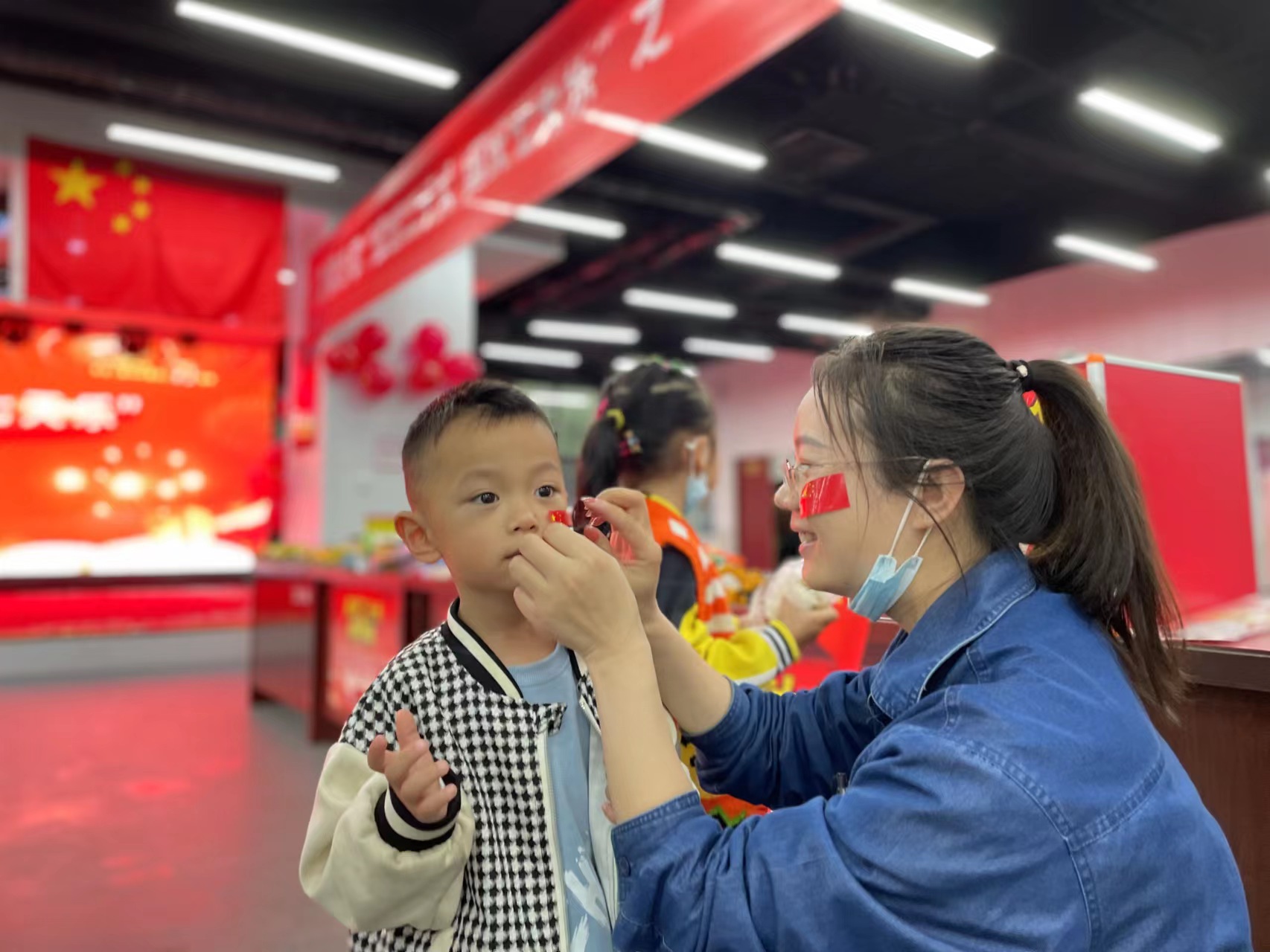 我身边的党务“多面手” 我身边的党务“多面手”