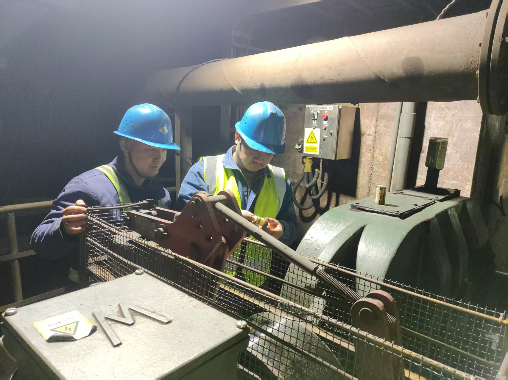 别样的繁忙 ——中和料场检修记