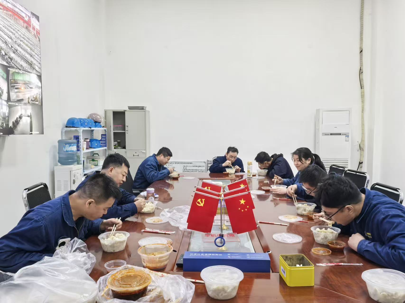 冬至饺飘香 情暖职工心