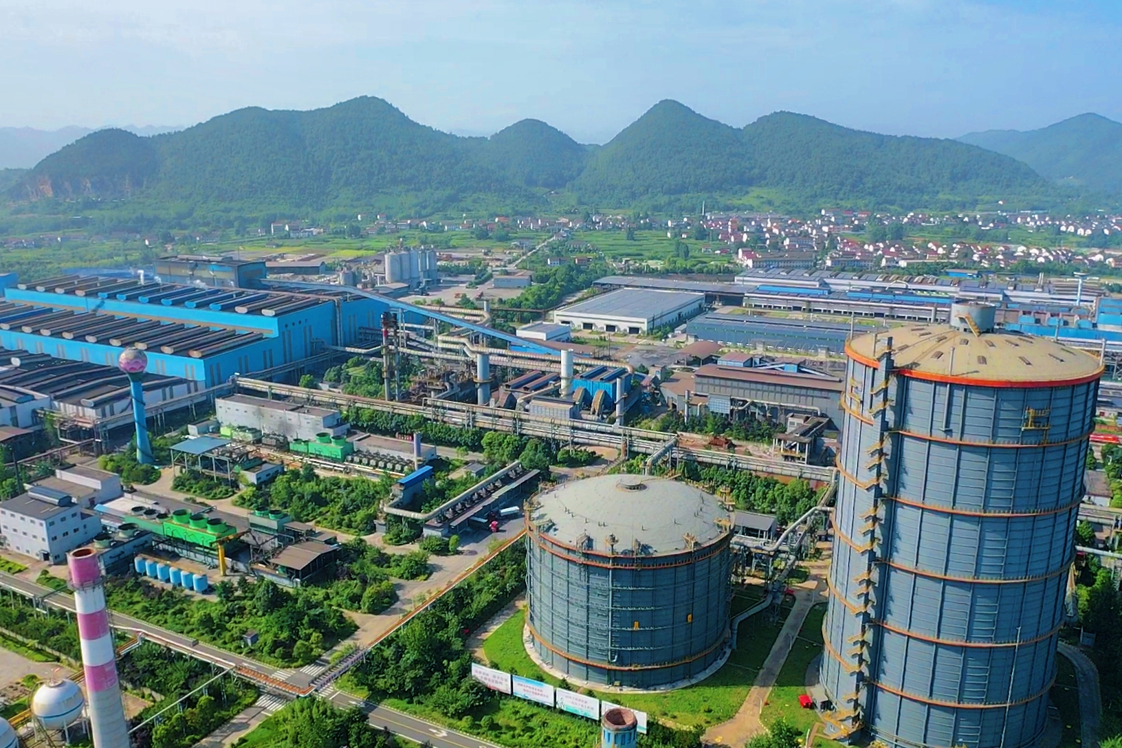 向“绿”而行，绘就绿色发展新画卷