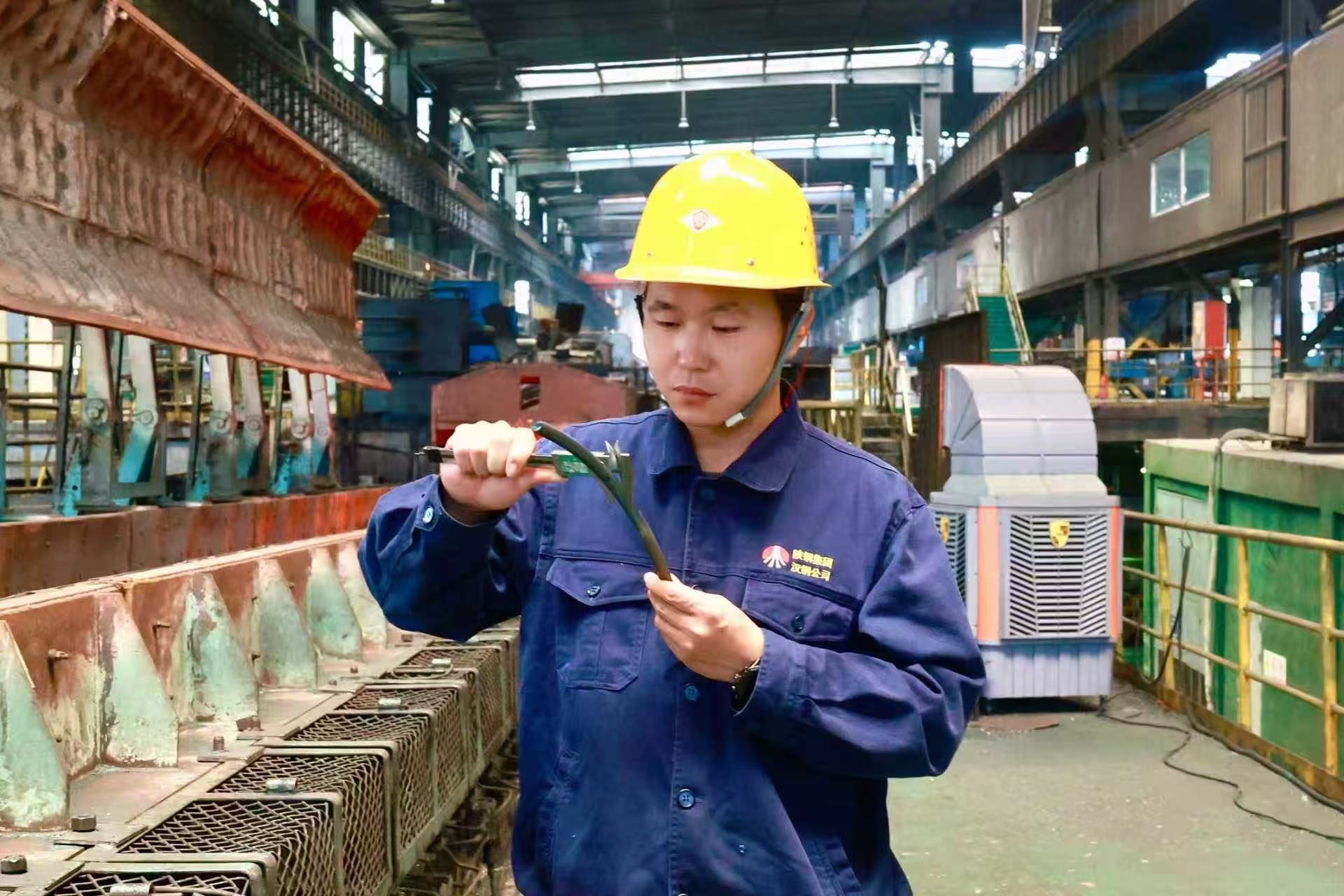 汉钢公司成功轧制ML08ALφ12mm、φ14mm盘圆