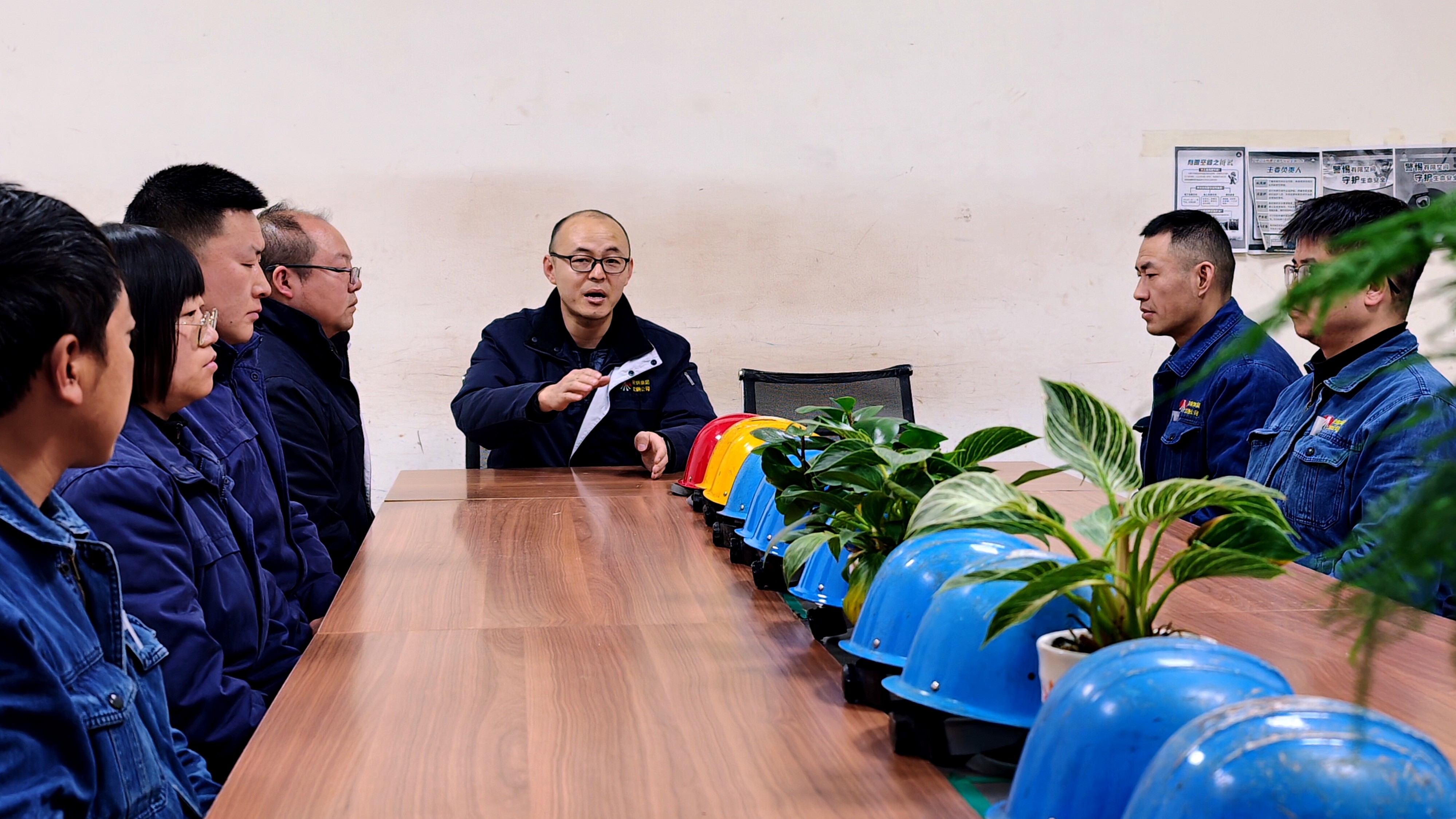 钢城守卫者：用责任点亮新年第一炉“火红”