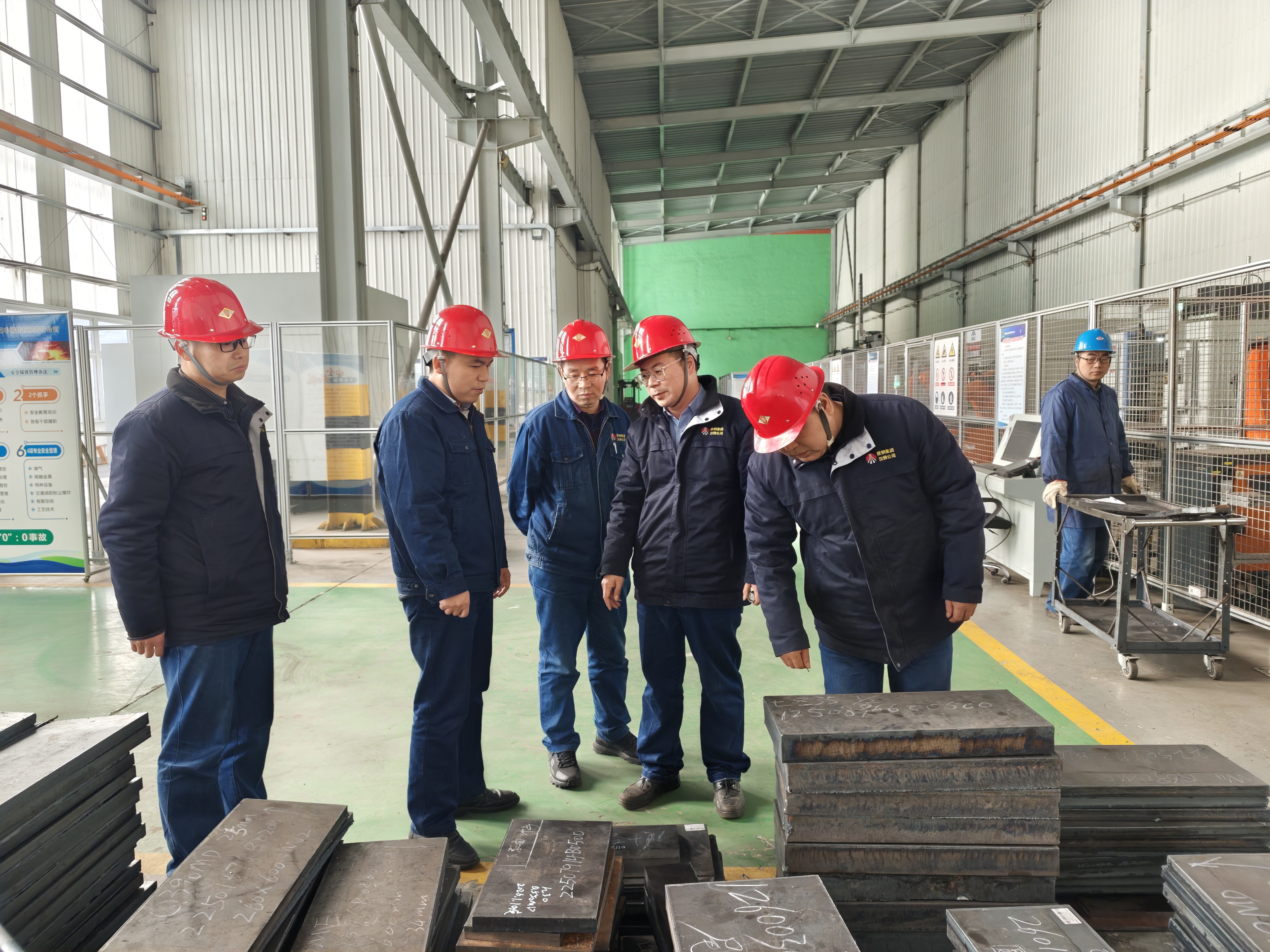 “五福临门”过大年——来看生产管控中心的别样春节“年味”