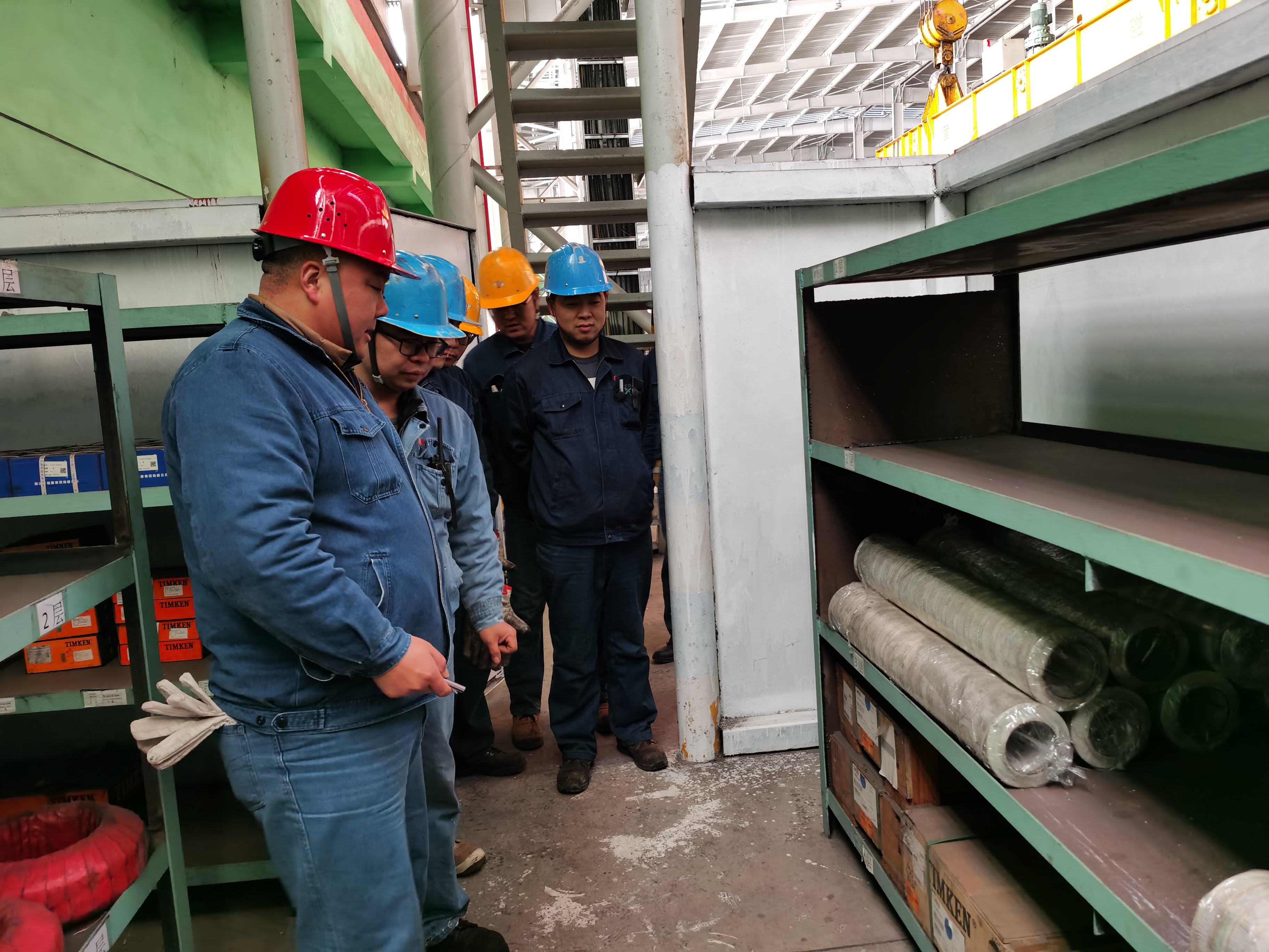 看，产线设备这样过年