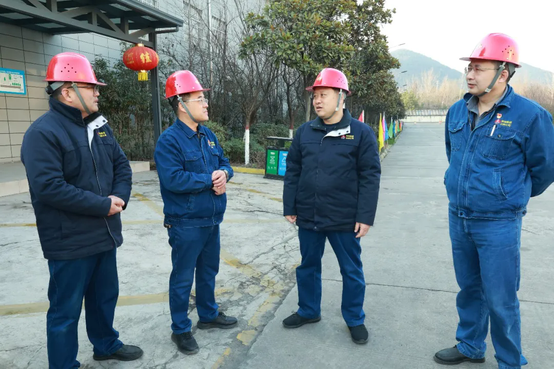 周永平到基层单位检查安全生产并慰问在岗干部职工