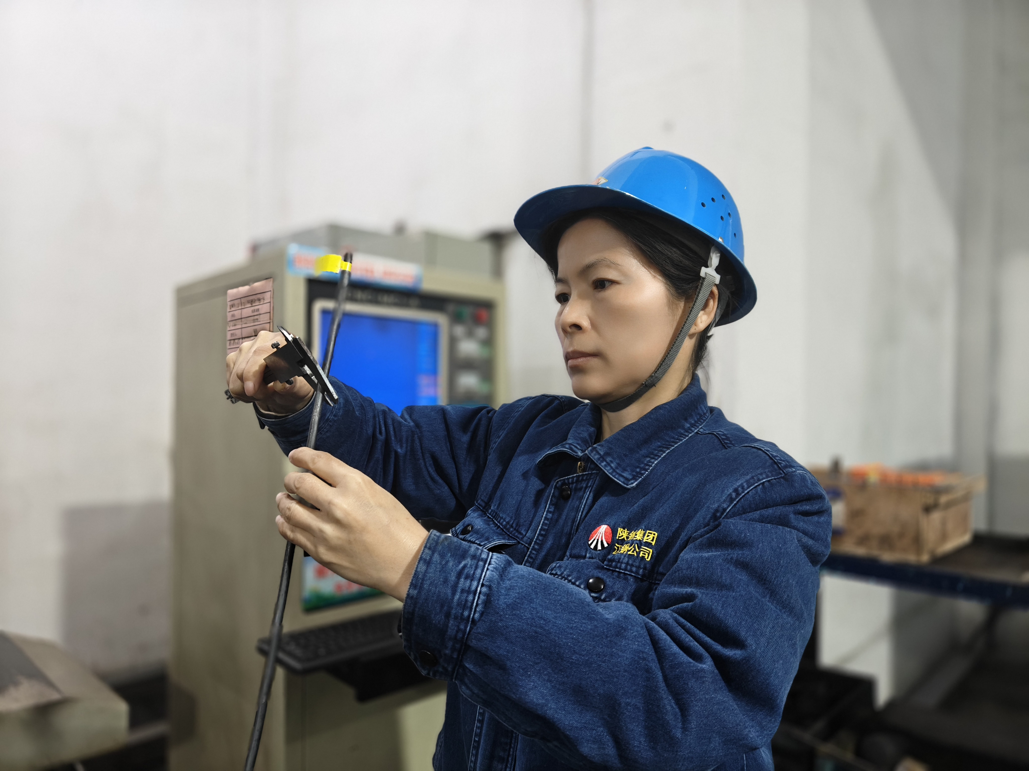 看！这里的“钢城玫瑰”  有温柔的光芒