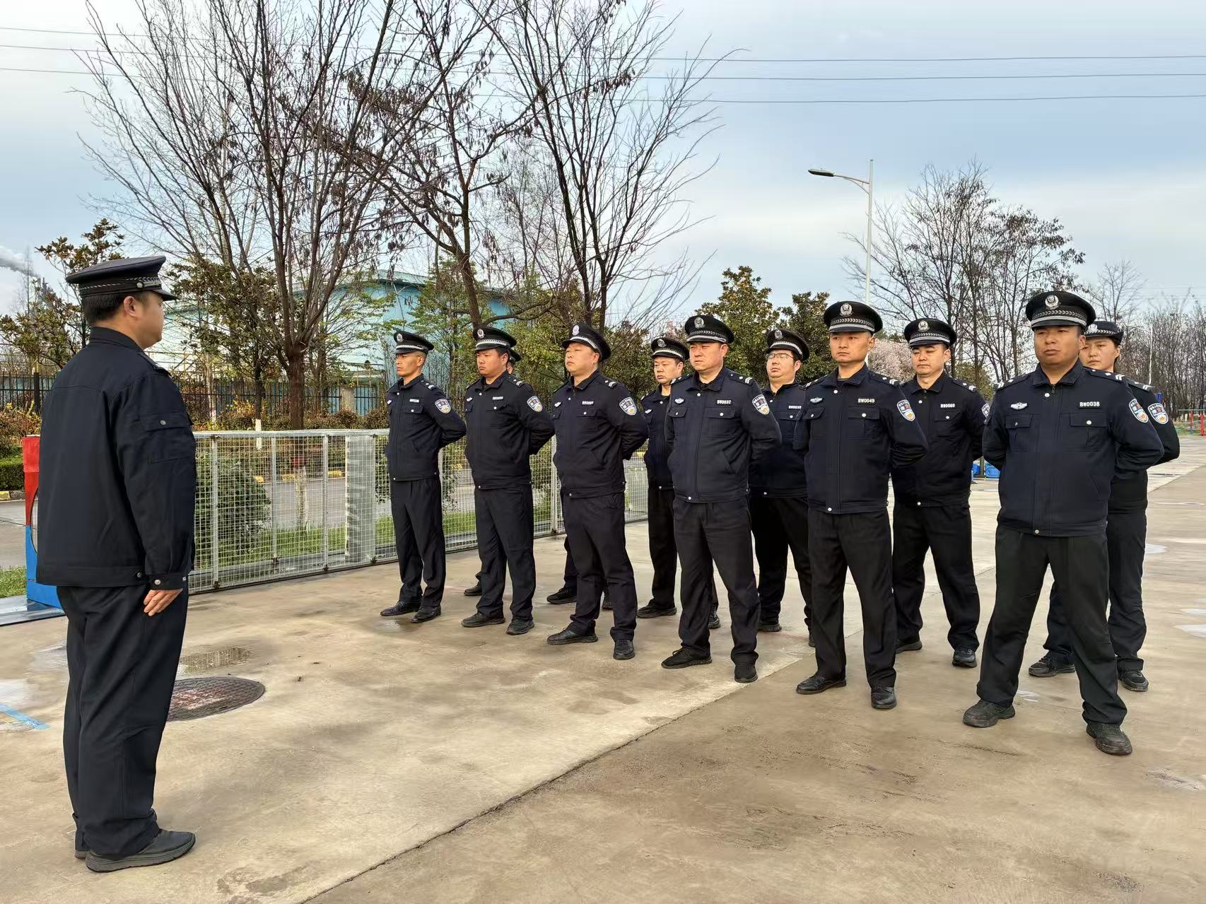 晨光砺兵  严训强能——汉钢公司内保服务中心春季大练兵全面启动
