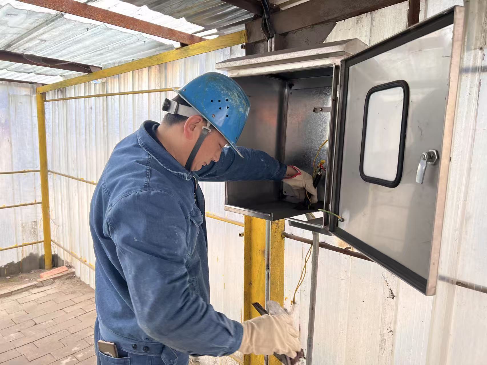 扎根一线，为设备赋予“生命温度”