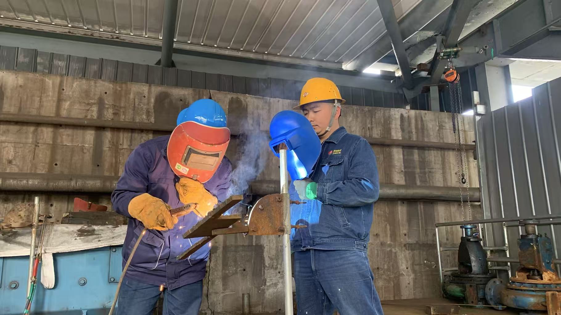 焊花照亮匠心路 焊花照亮匠心路