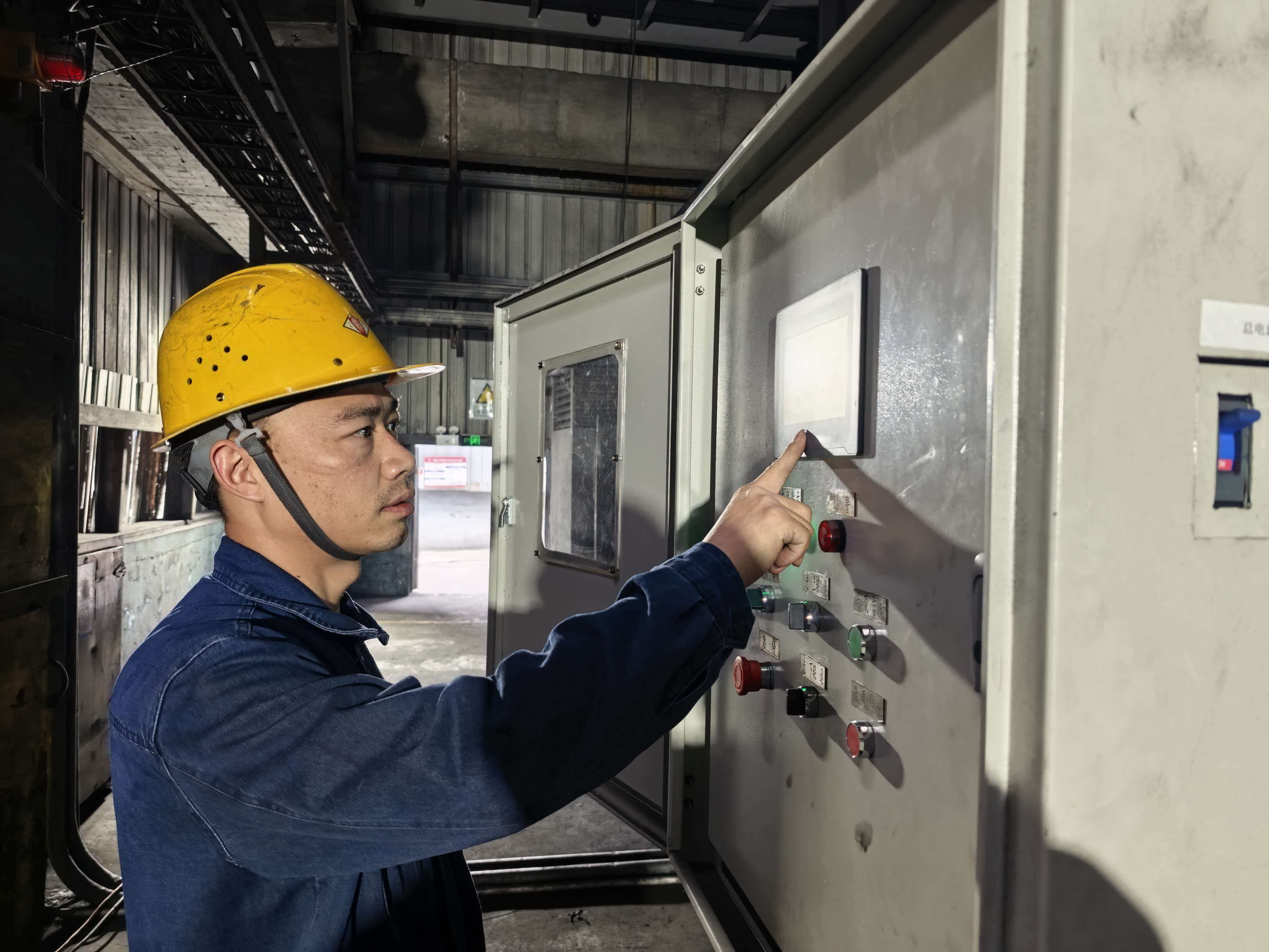 这个“五一”,他们在生产线上刻下“匠心” 这个“五一”,他们在生产线上刻下“匠心”