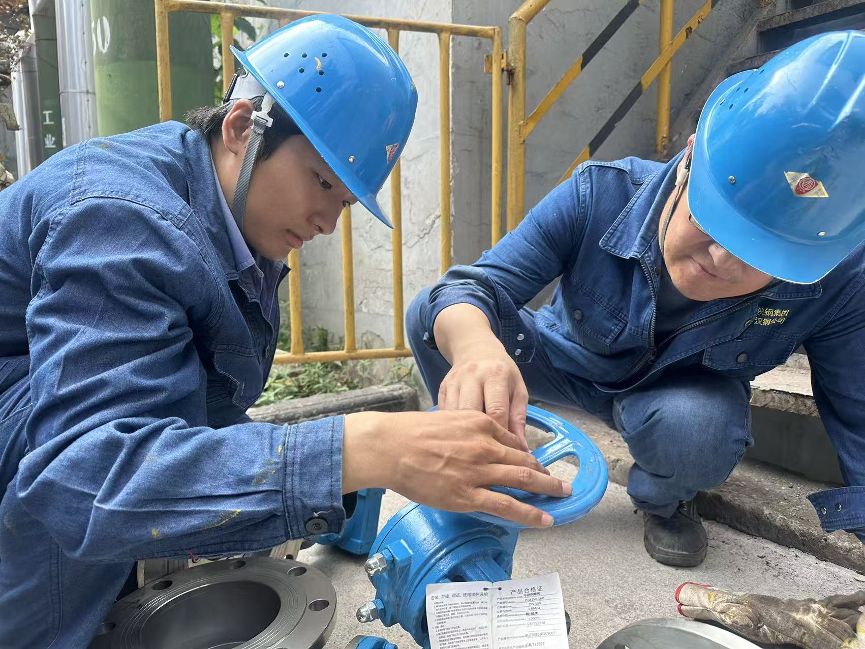 五一“不打烊”!他们以炉火为炬,赴奋斗之约 五一“不打烊”!他们以炉火为炬,赴奋斗之约