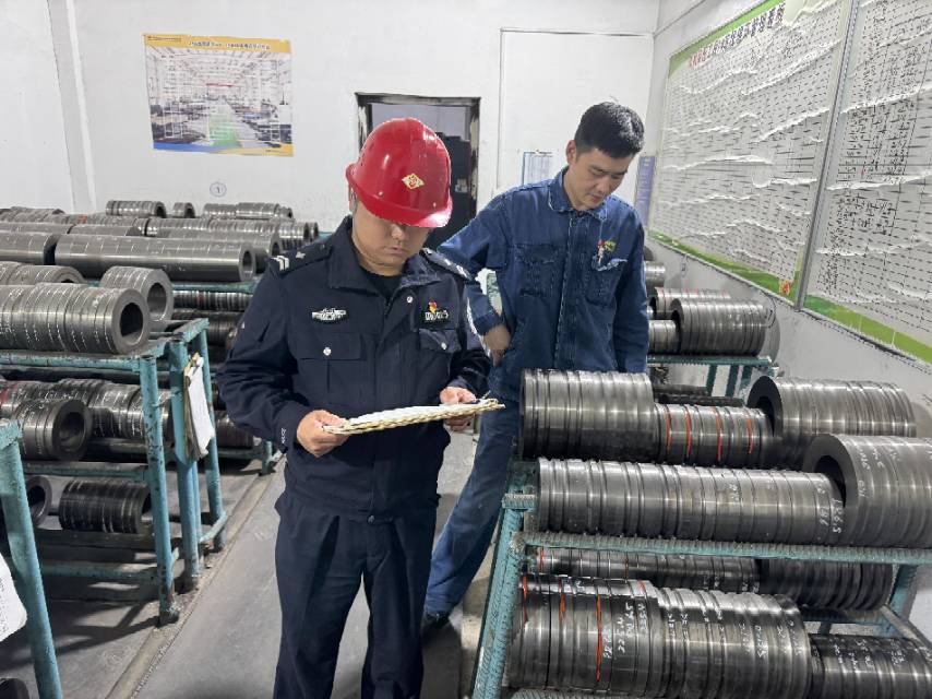 多维施策防风险 织密夏日防护网 多维施策防风险 织密夏日防护网