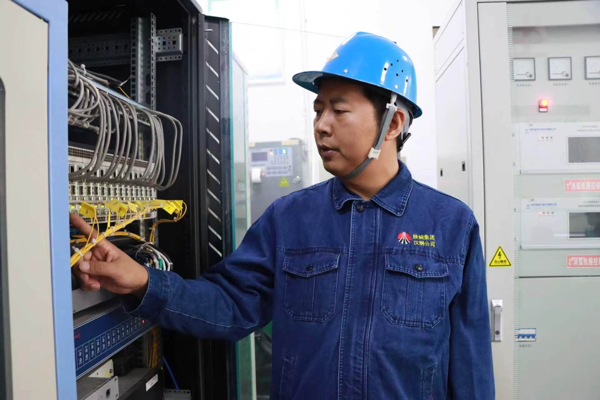 冯明义：匠心筑梦守初心 技行千里显担当
