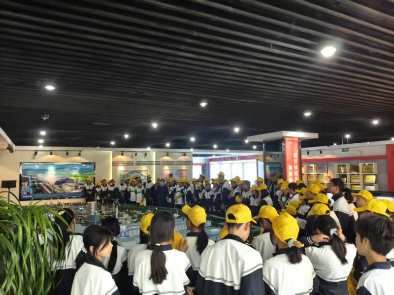 汉中第九中学四百余名学生走进公司工业景区开展研学实践活动 汉中第九中学四百余名学生走进公司工业景区开展研学实践活动
