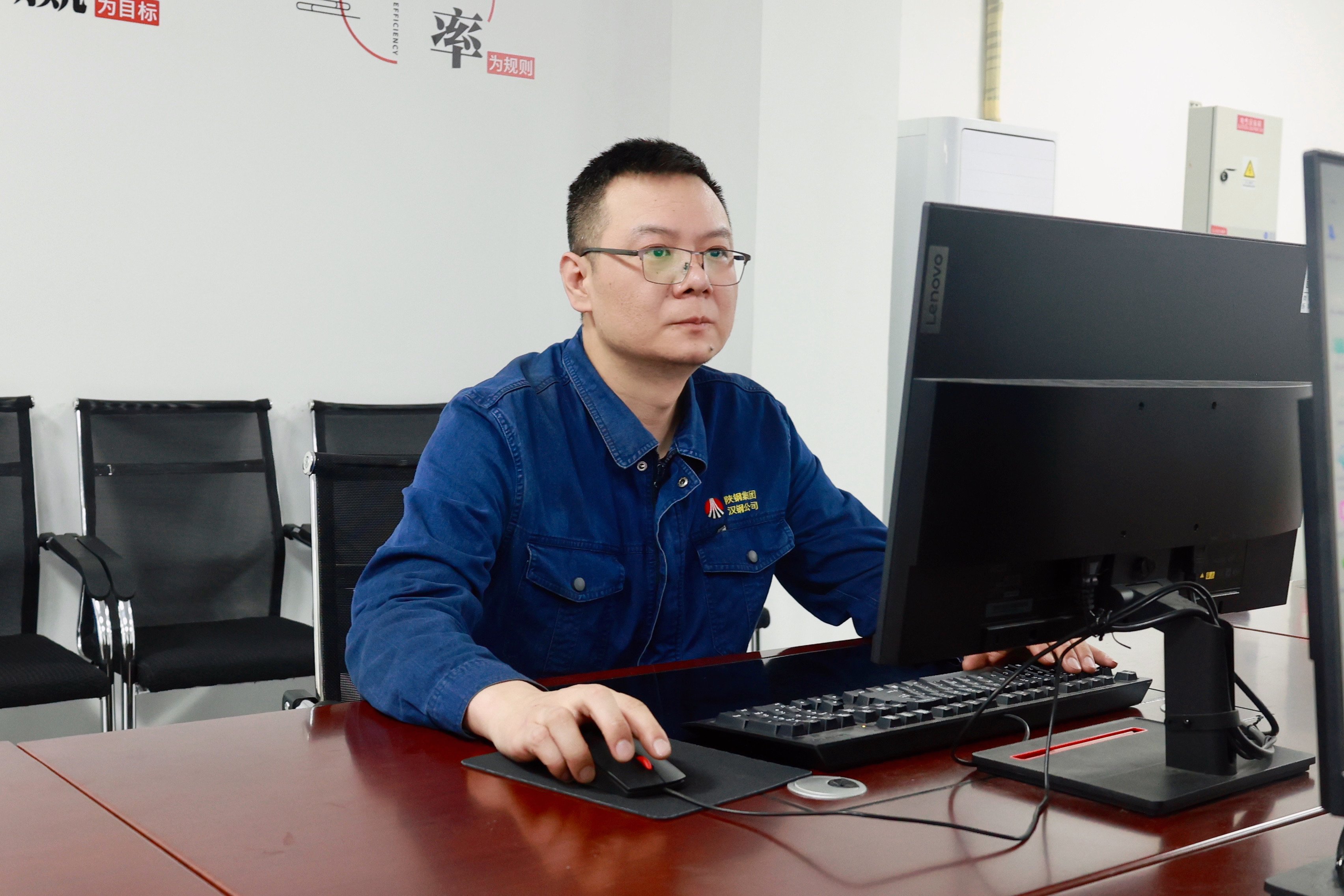 无声“智”流  他们是汉钢精品板材的“智慧哨兵”