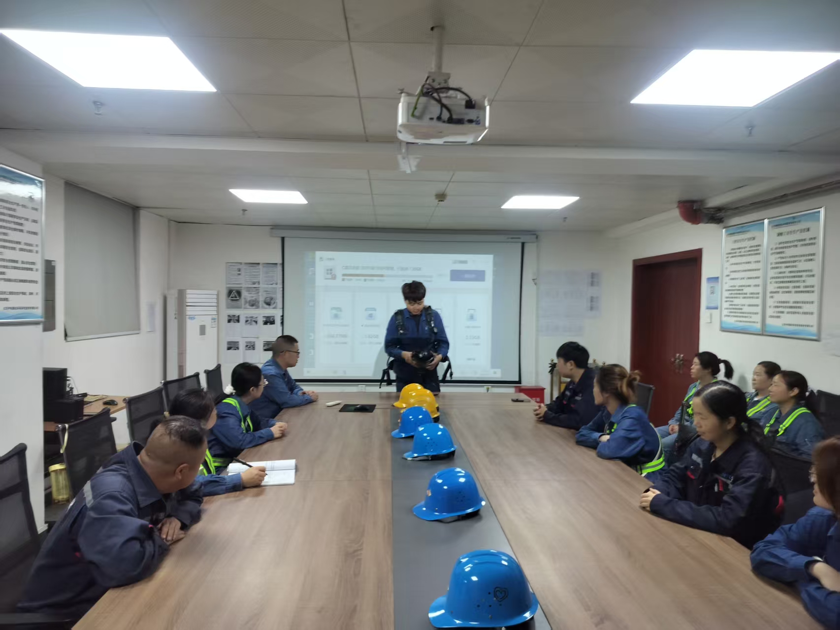 迎战酷暑“烤验”智取防暑“良策”