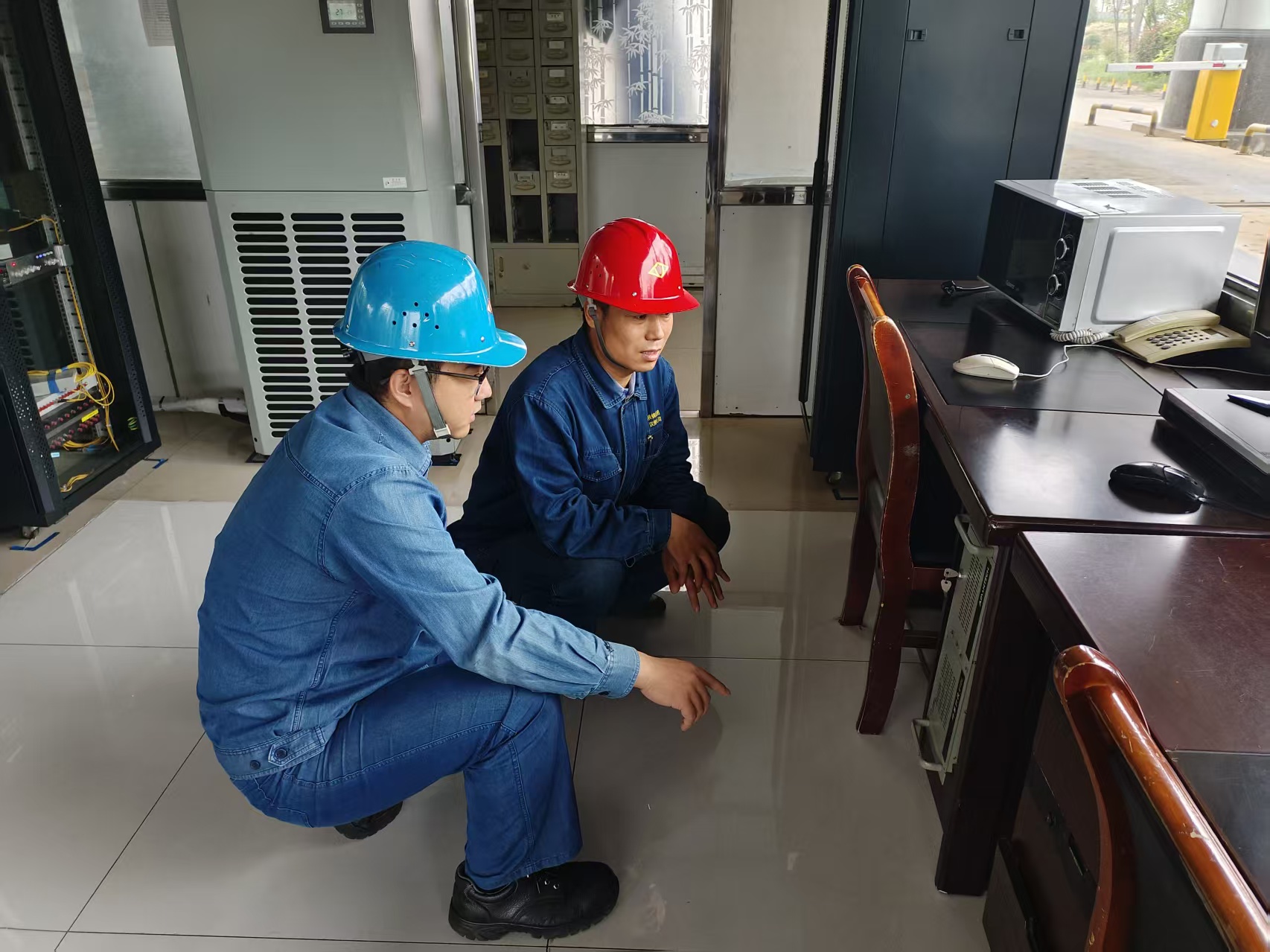 精准防暑降温 护航安全生产 精准防暑降温 护航安全生产