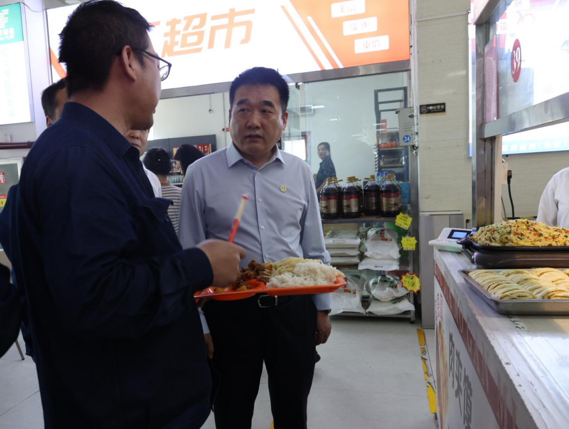 雷宏春到汉钢公司调研