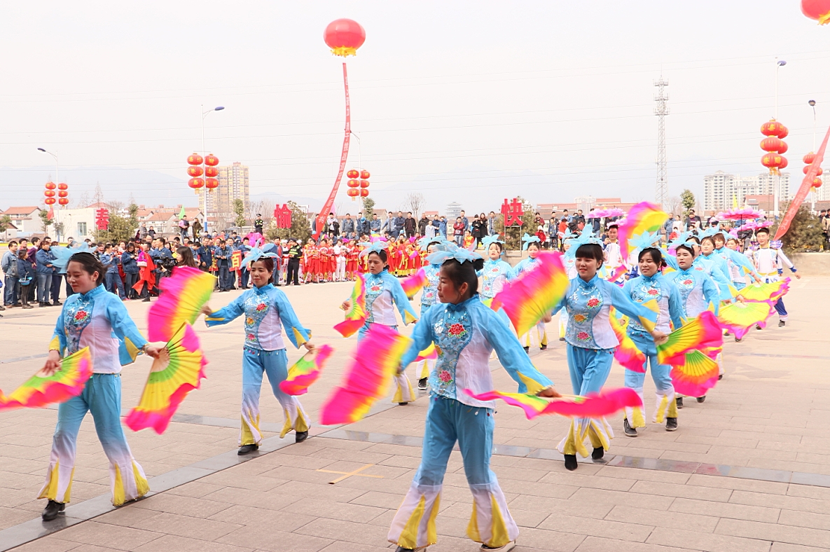 锣鼓秧歌闹元宵 ——汉钢公司举行“活力汉钢·喜闹元宵”系列活动 锣鼓秧歌闹元宵 ——汉钢公司举行“活力汉钢·喜闹元宵”系列活动