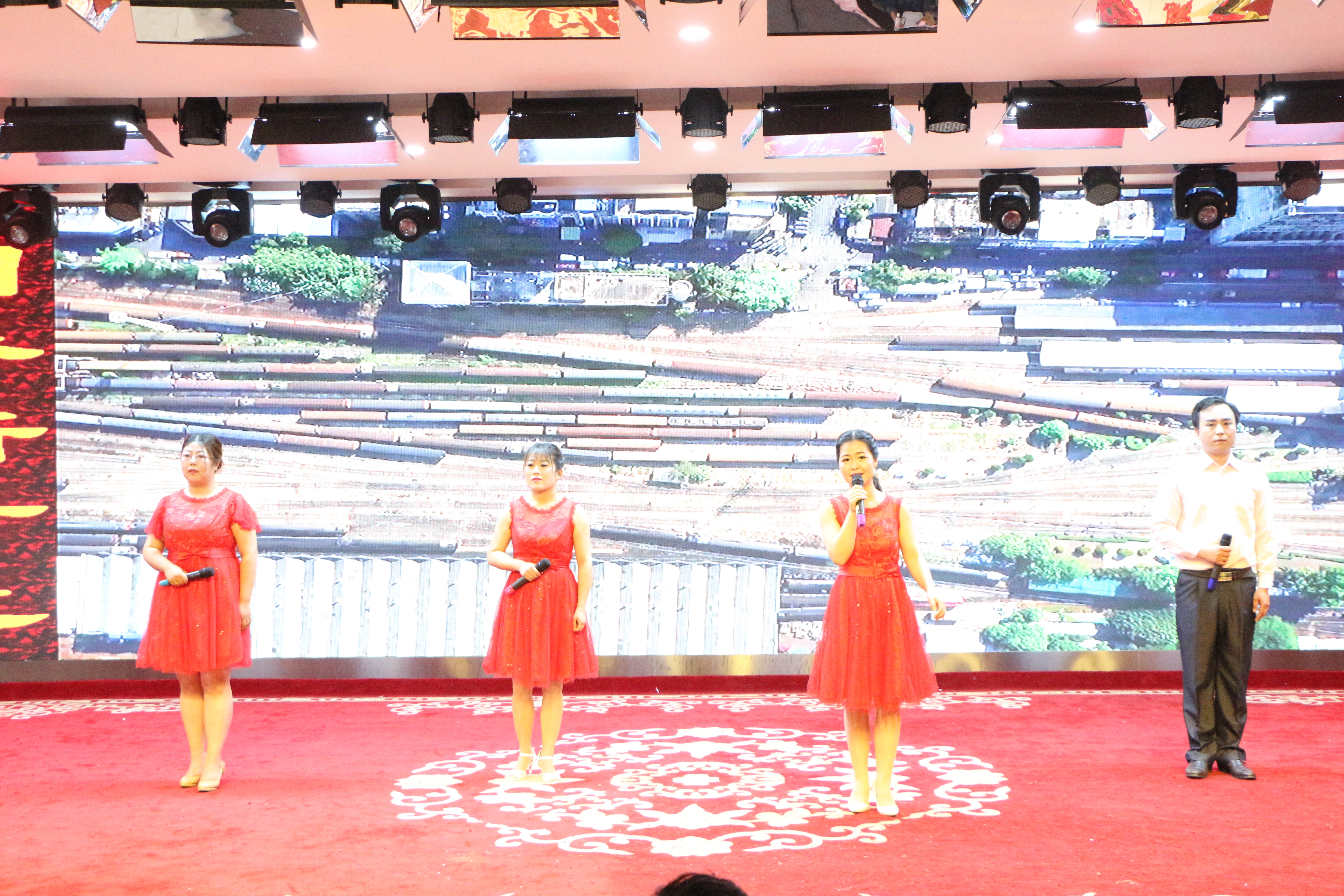 公司举办“书香三八”第三季之“圆梦新时代、绽放新风采”悦读分享大赛