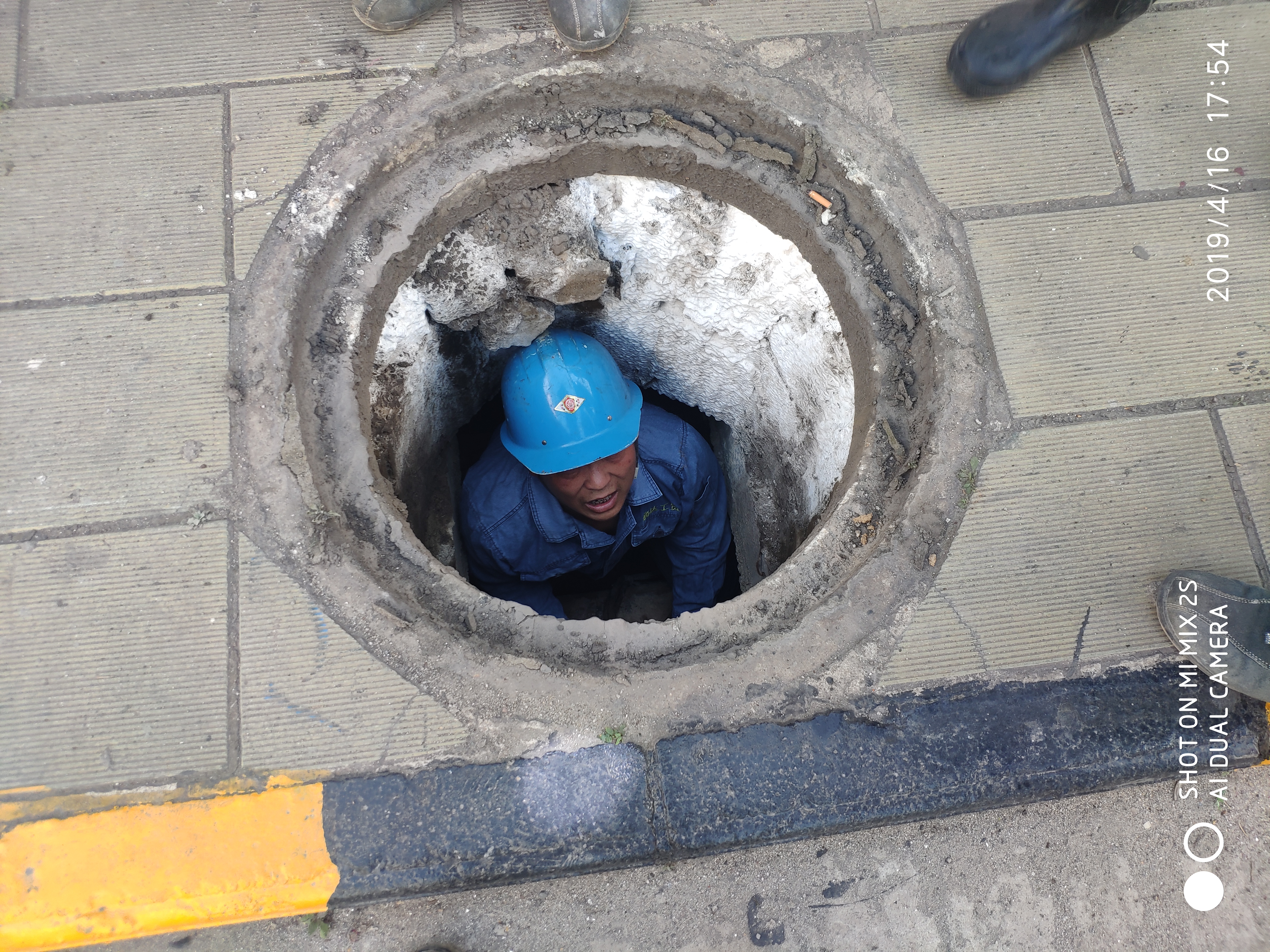 【基层动态】旅游后勤部顺利完成生活区热水管网检修维护 【基层动态】旅游后勤部顺利完成生活区热水管网检修维护