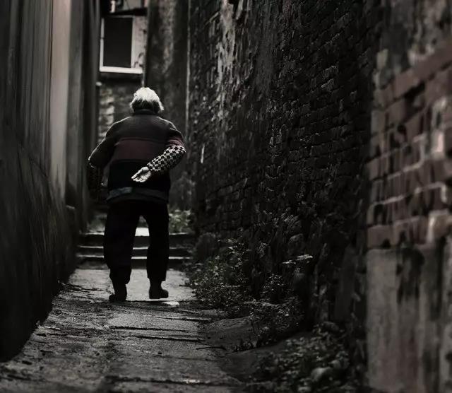 【钢城文苑】母爱如歌