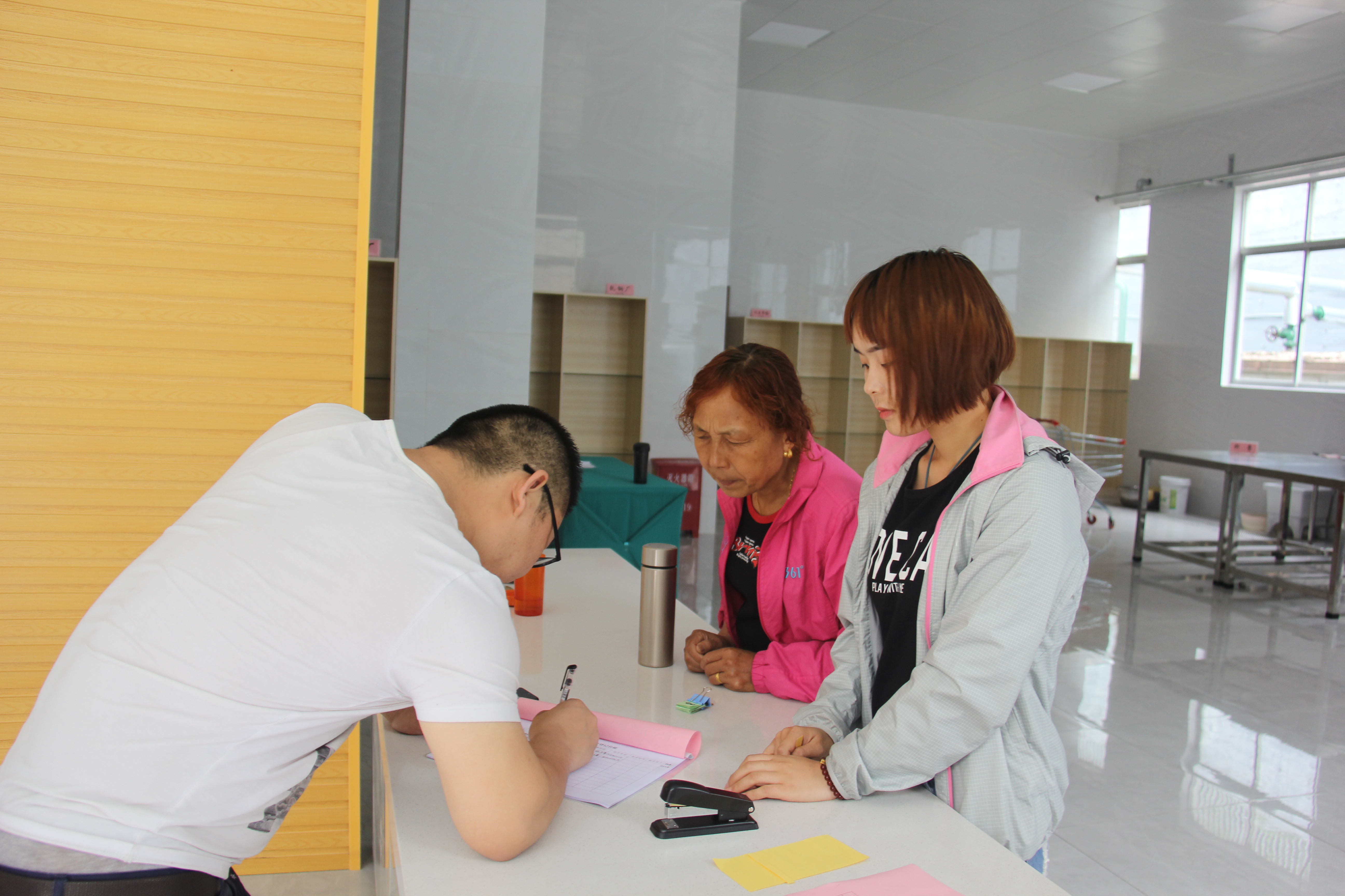 【基层动态】公司洗衣中心6月15日起试运行 【基层动态】公司洗衣中心6月15日起试运行