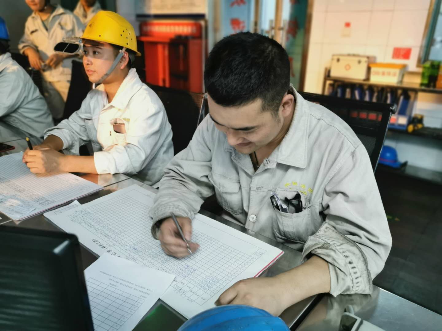 【钢城文苑】质量的守护者 【钢城文苑】质量的守护者