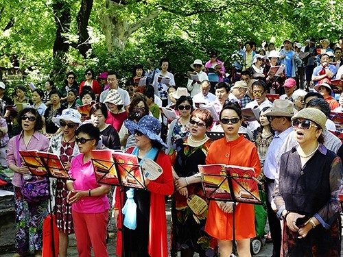 【钢城文苑】夕阳下的风采 【钢城文苑】夕阳下的风采