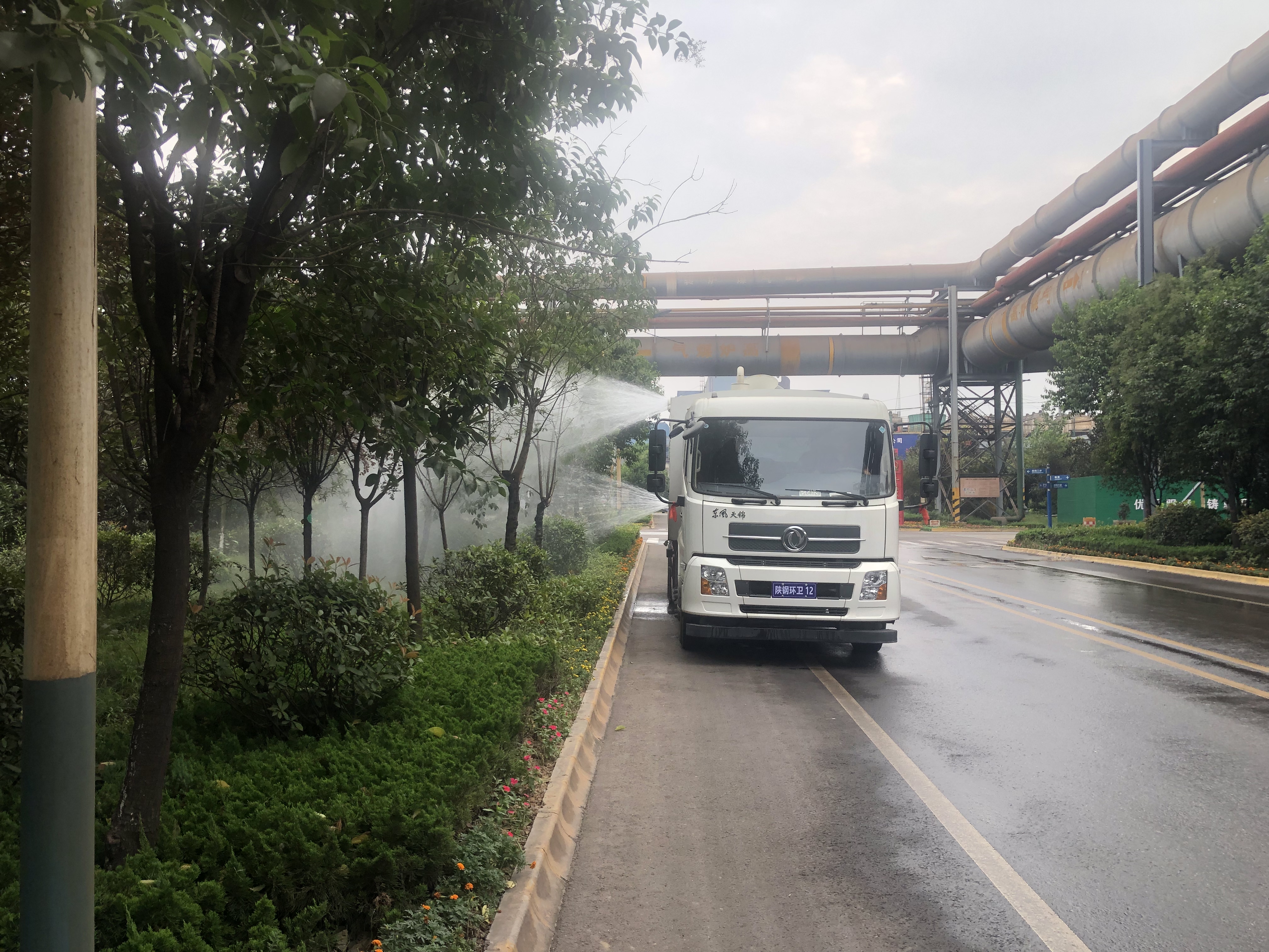 【基层动态】全员参与,打响绿植抗旱保卫战 【基层动态】全员参与,打响绿植抗旱保卫战