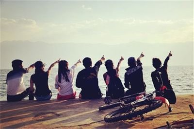 【钢城文苑】珍视同事情 千里来聚会 【钢城文苑】珍视同事情 千里来聚会