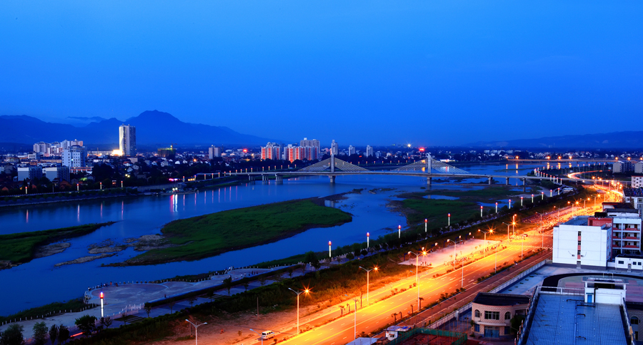 【钢城文苑】南北心系间