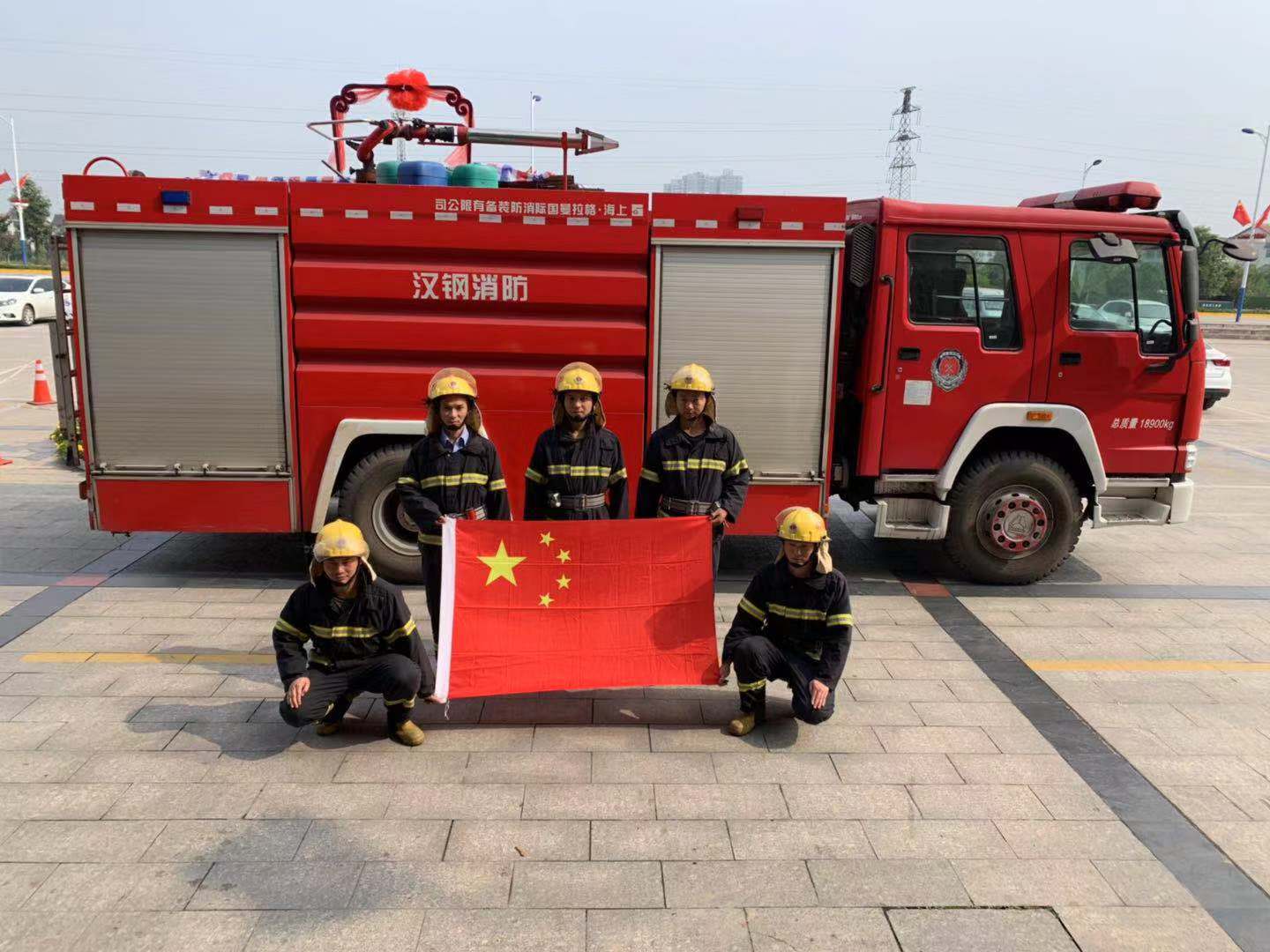 【钢城文苑】我用忠诚 护您长安 祝福祖国 繁荣昌盛