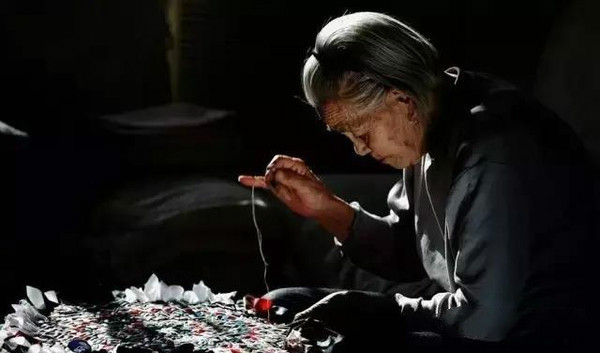 【钢城文苑】感恩养母