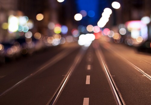 【钢城文苑】在路上的人