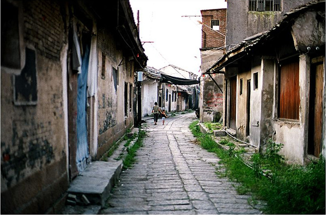 【钢城文苑】窄巷 【钢城文苑】窄巷