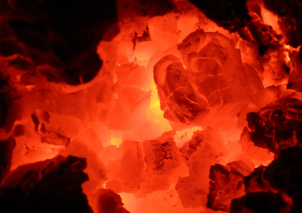 【钢城文苑】炉火往事 【钢城文苑】炉火往事