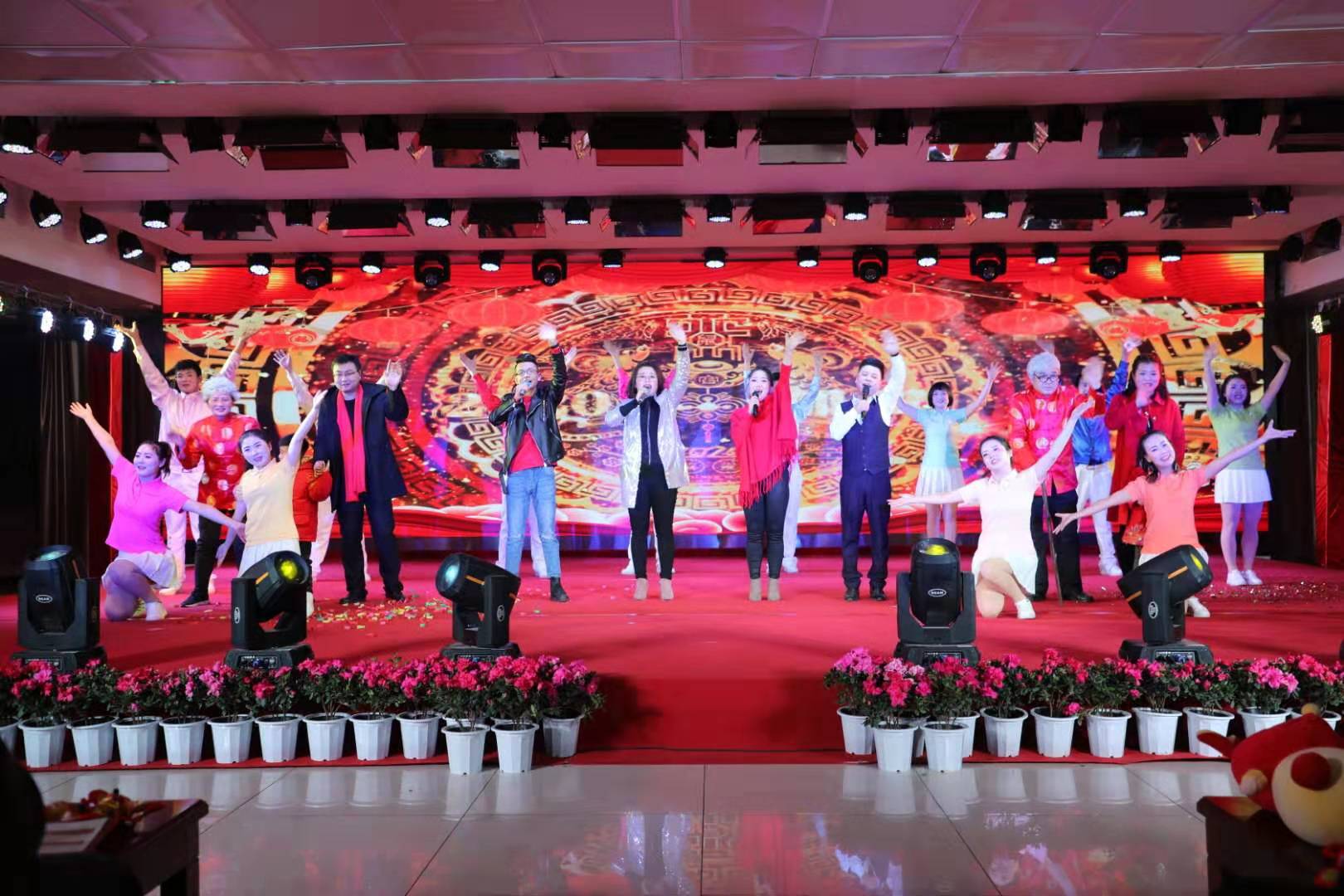 【钢城文苑】“相亲相爱”现芳华 【钢城文苑】“相亲相爱”现芳华