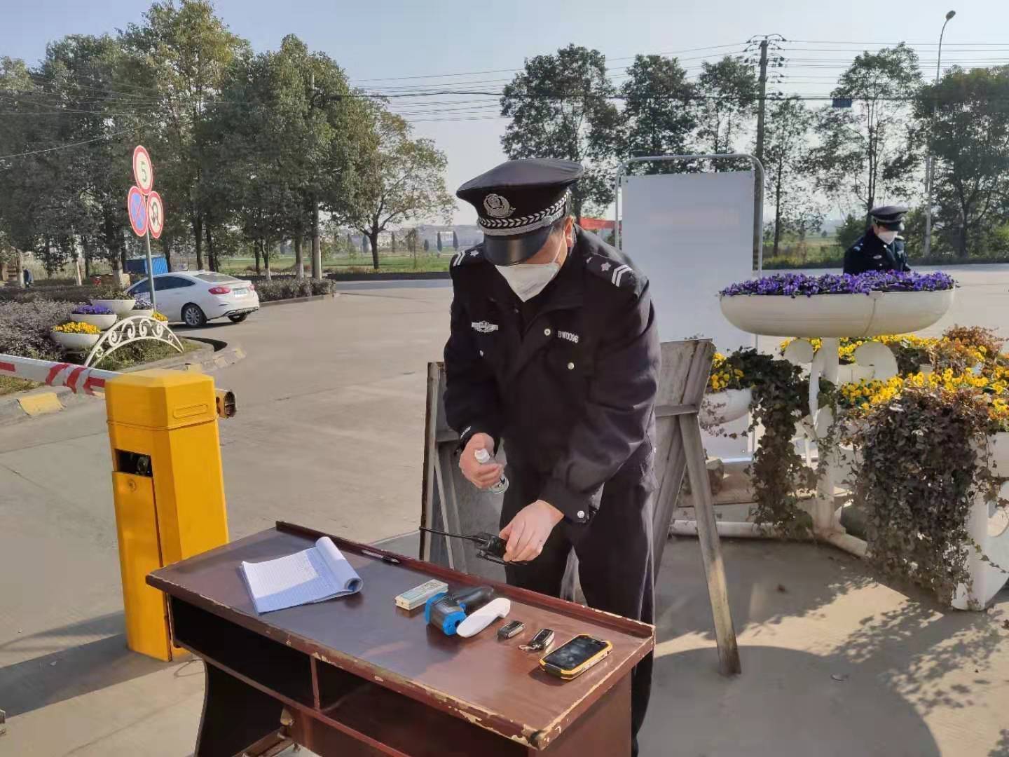 【钢城文苑】致敬,疫情中最可爱的人 【钢城文苑】致敬,疫情中最可爱的人