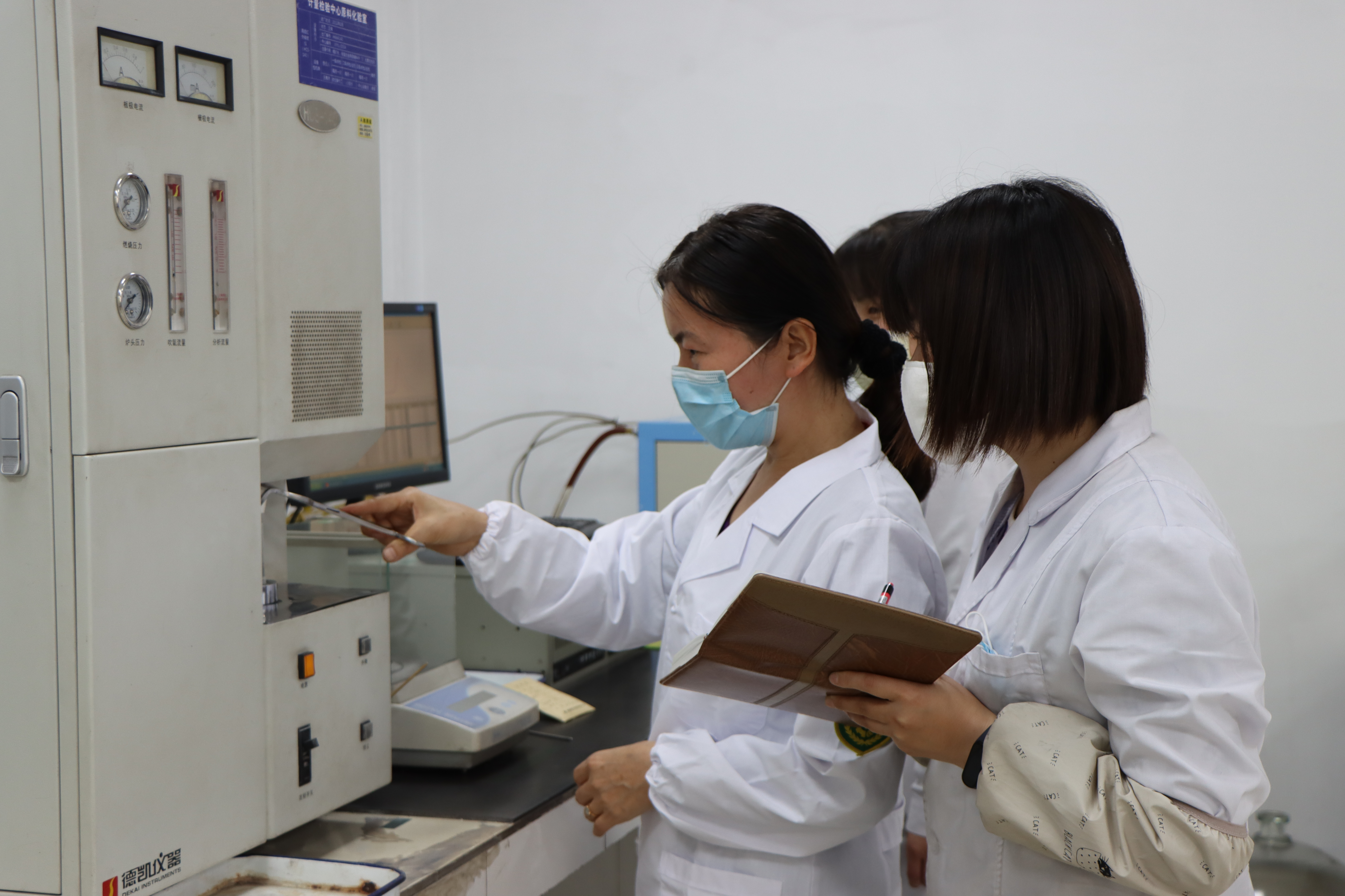 【工匠风采】扎根基层,默默奉献,用精湛的技艺和执着的态度诠释匠心精神——记2018-2019年度“汉钢工匠”张小红 【工匠风采】扎根基层,默默奉献,用精湛的技艺和执着的态度诠释匠心精神——记2018-2019年度“汉钢工匠”张小红