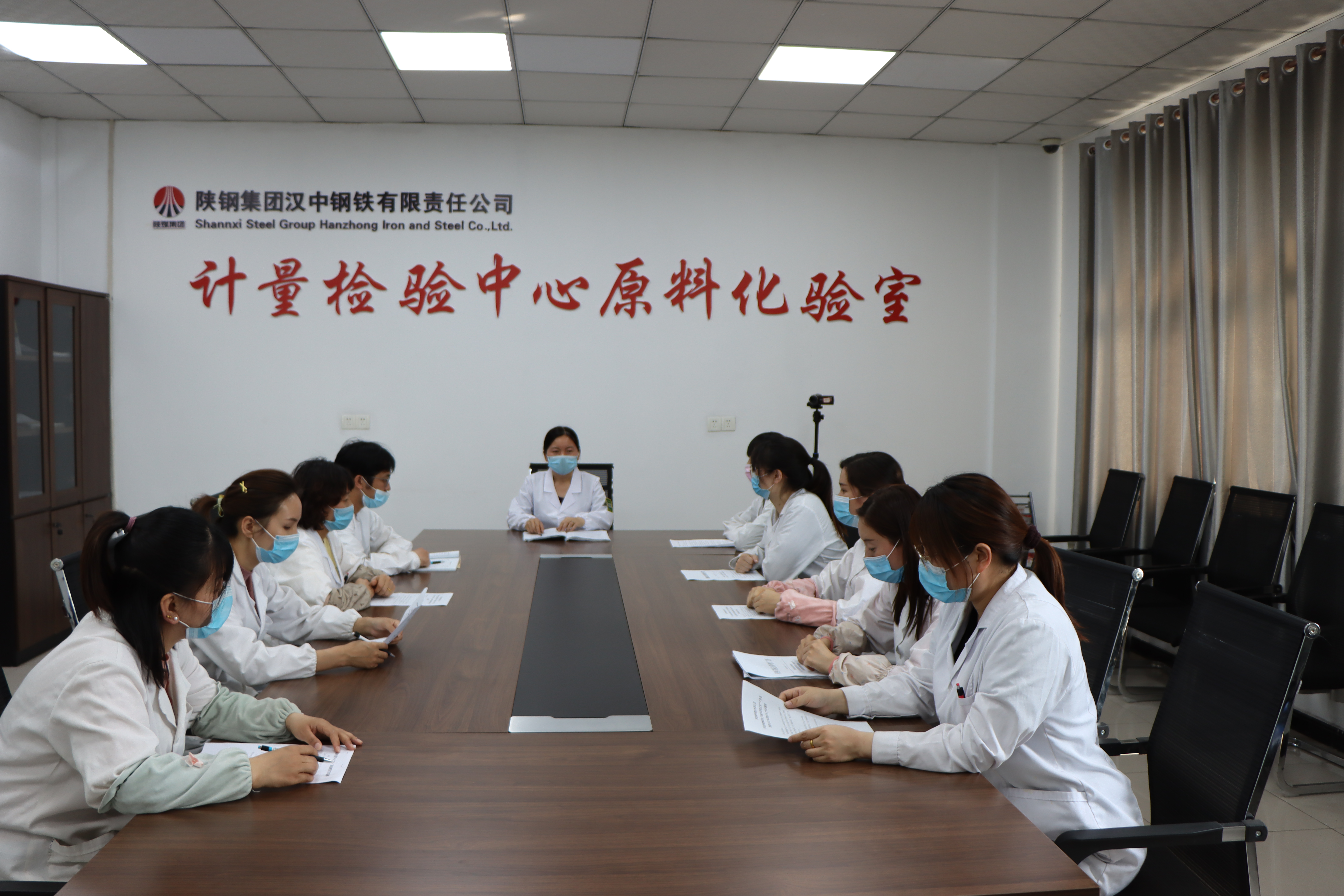 【工匠风采】扎根基层,默默奉献,用精湛的技艺和执着的态度诠释匠心精神——记2018-2019年度“汉钢工匠”张小红 【工匠风采】扎根基层,默默奉献,用精湛的技艺和执着的态度诠释匠心精神——记2018-2019年度“汉钢工匠”张小红